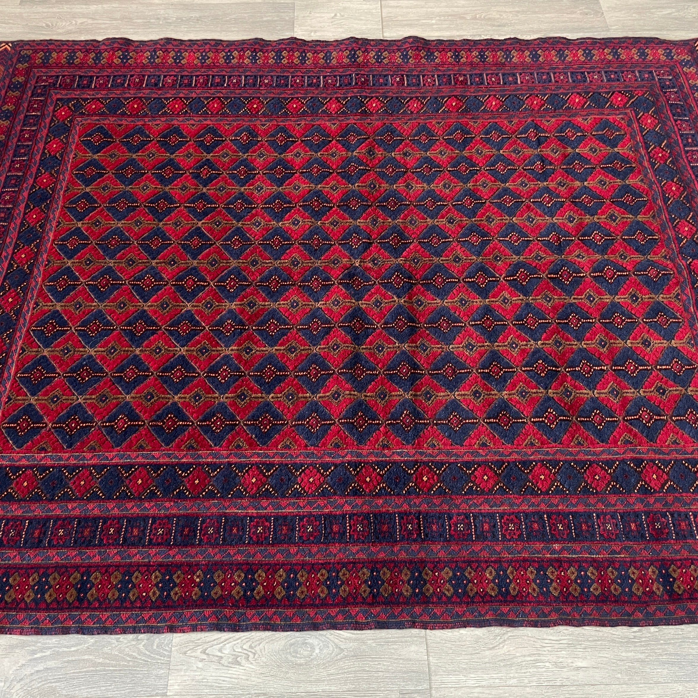 202 x 156 cm | Afghan Fine Mushwani Rug (Belgian Wool)