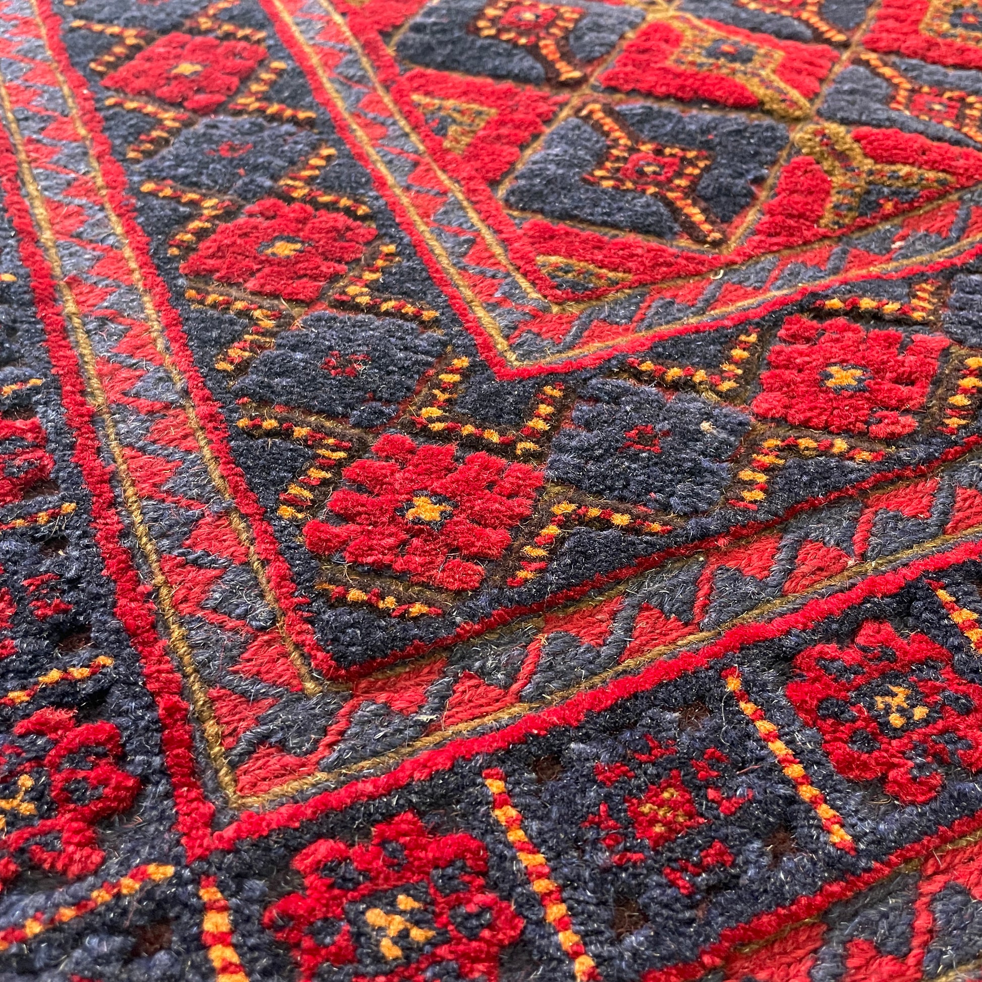 202 x 156 cm | Afghan Fine Mushwani Rug