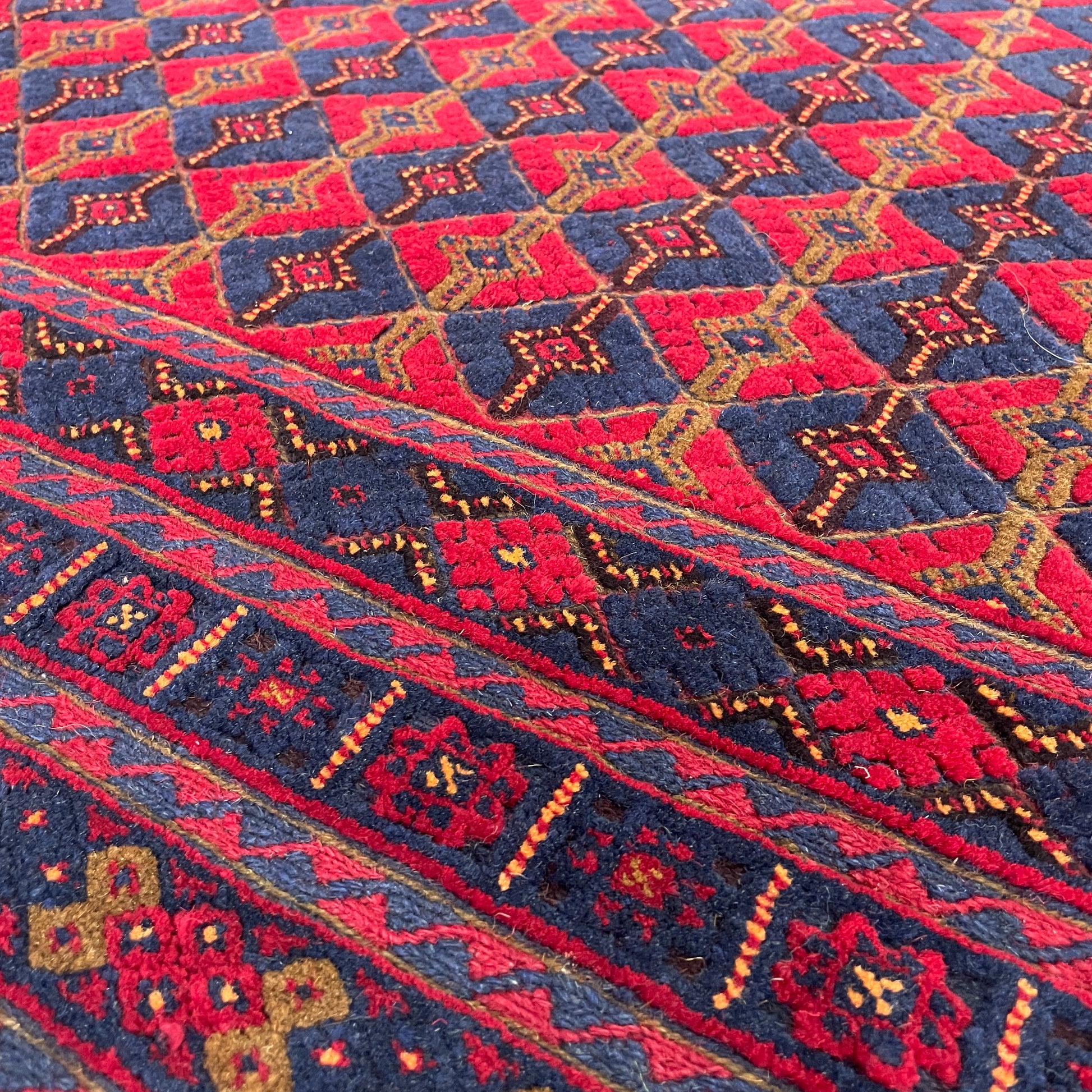 202 x 156 cm | Afghan Fine Mushwani Rug