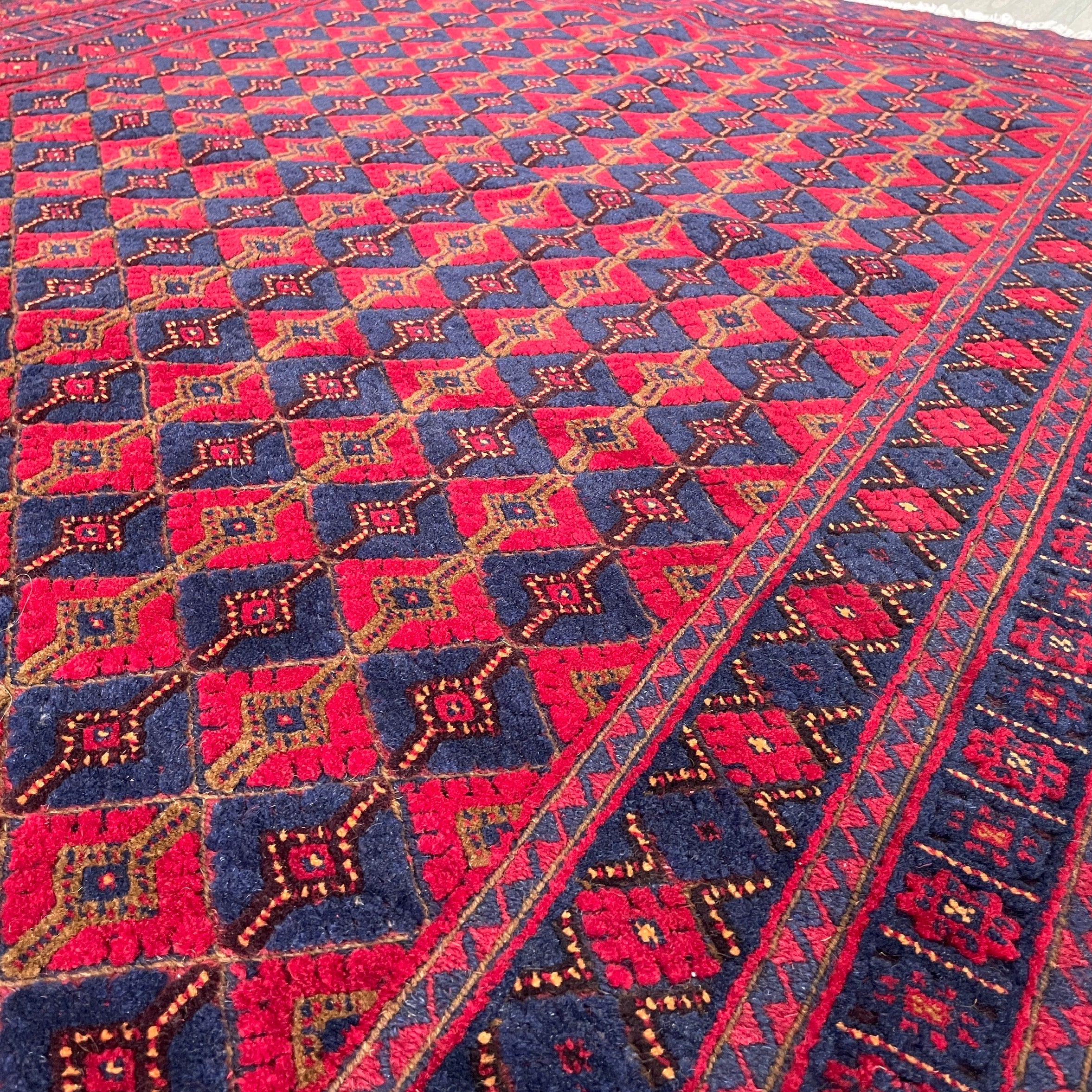 202 x 156 cm | Afghan Fine Mushwani Rug (Belgian Wool)