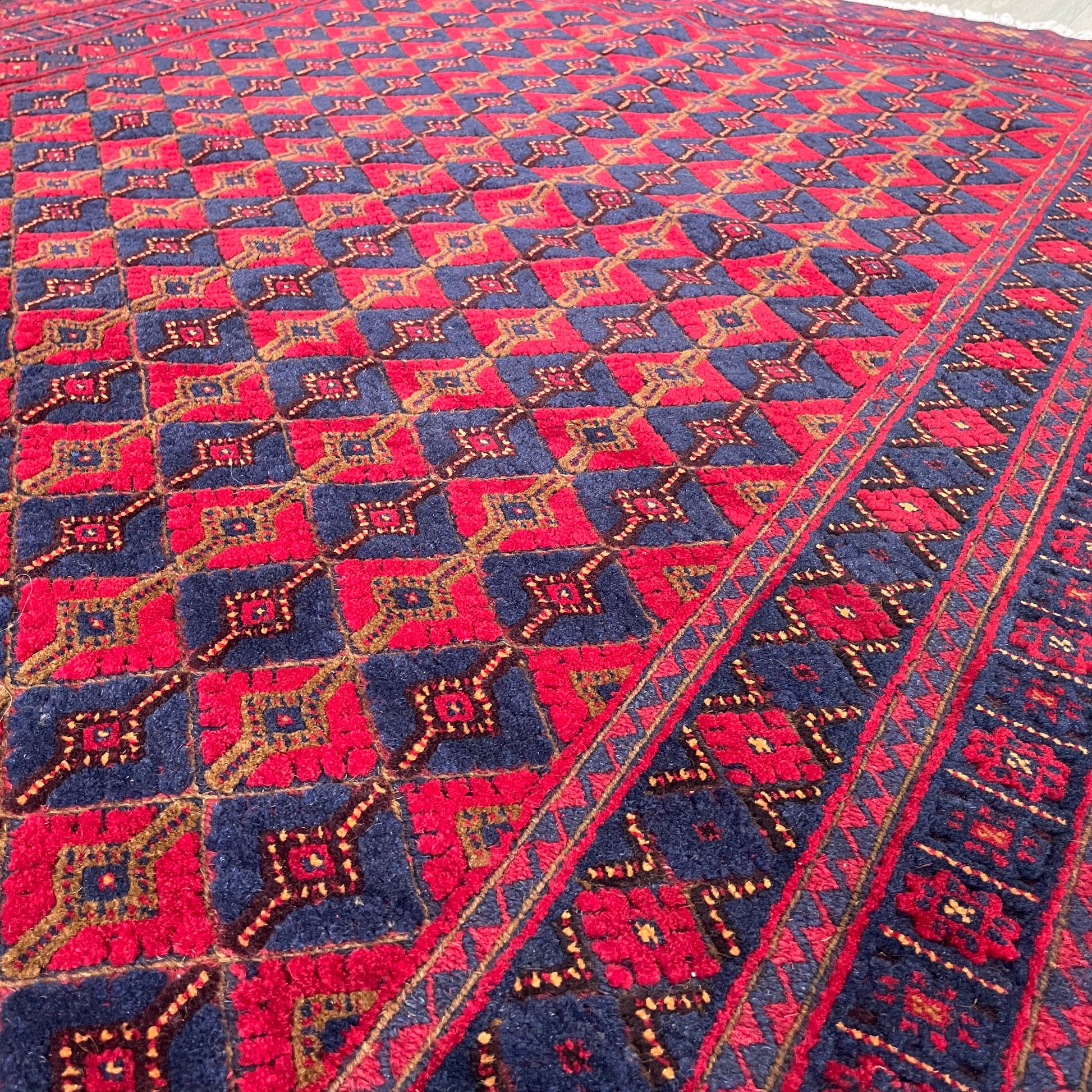 202 x 156 cm | Afghan Fine Mushwani Rug