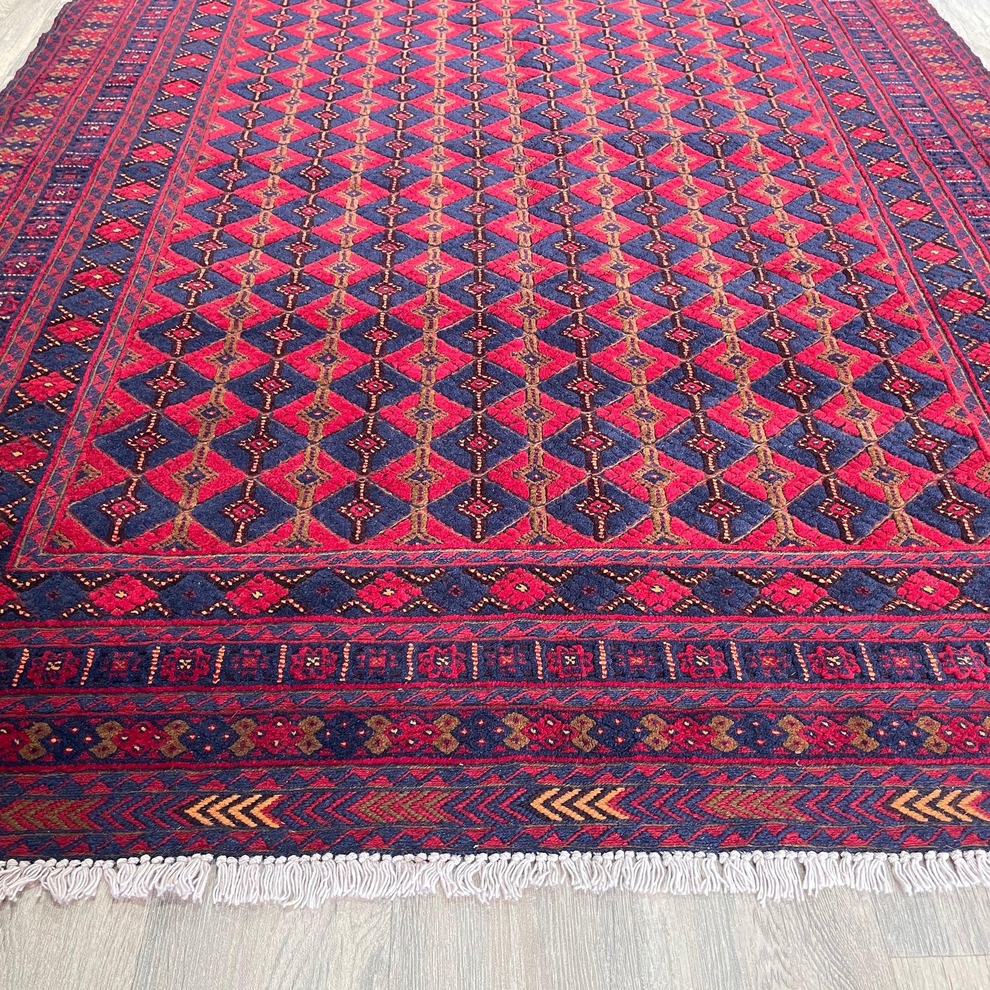 202 x 156 cm | Afghan Fine Mushwani Rug