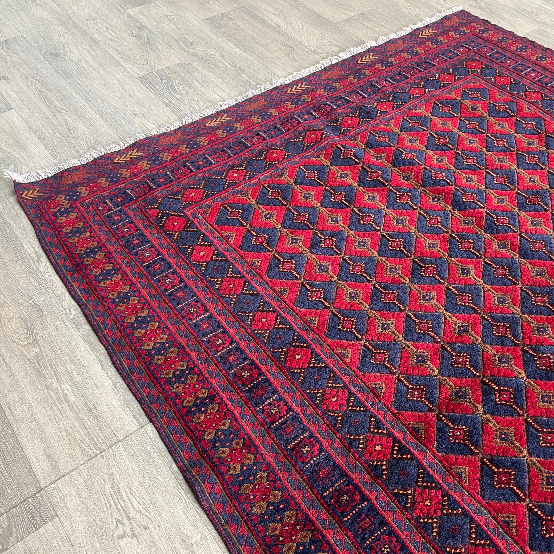 202 x 156 cm | Afghan Fine Mushwani Rug (Belgian Wool)