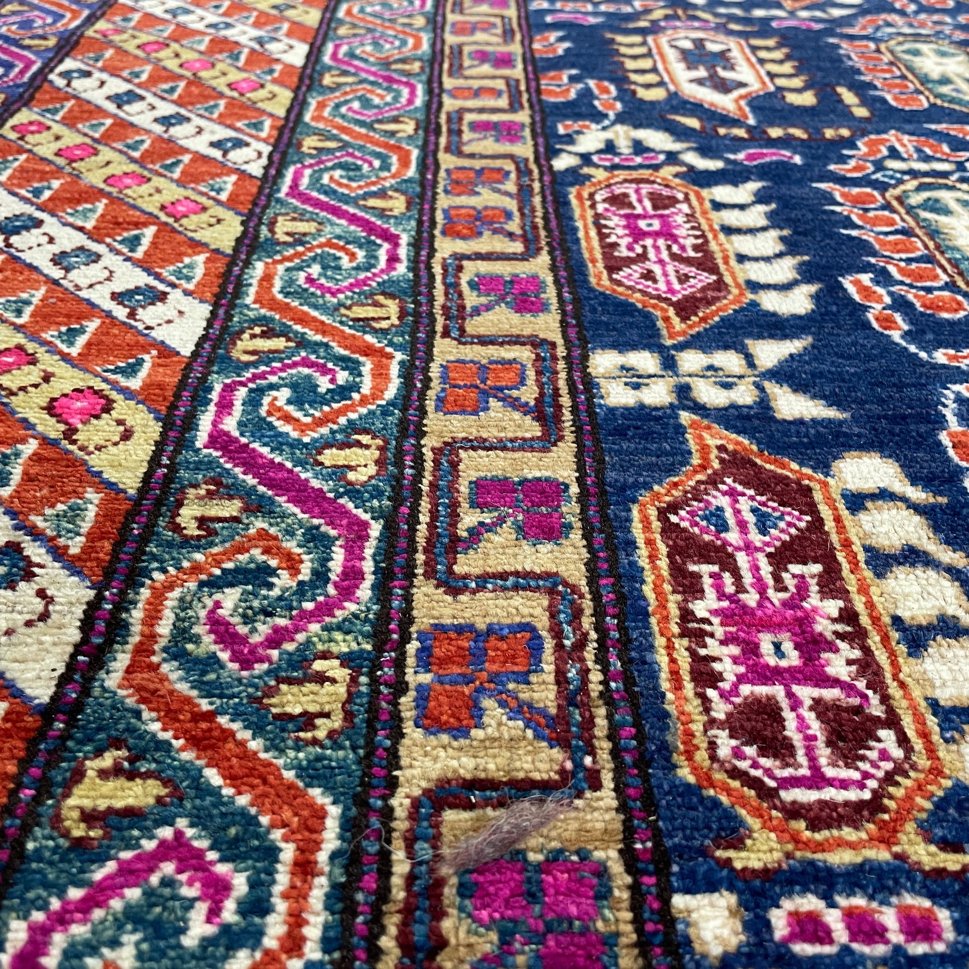 307 x 223 cm | Afghan Heriz Rug