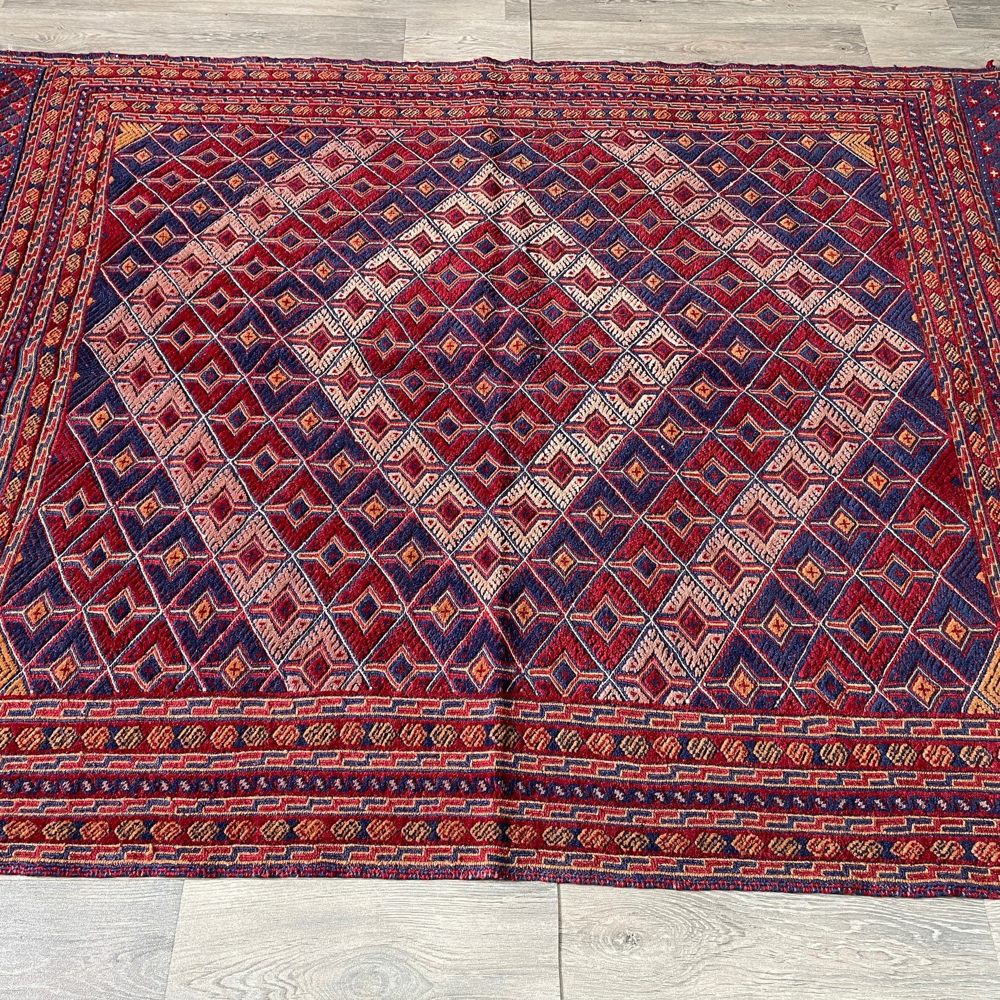 198 x 152 cm | Afghan Fine Mushwani Rug