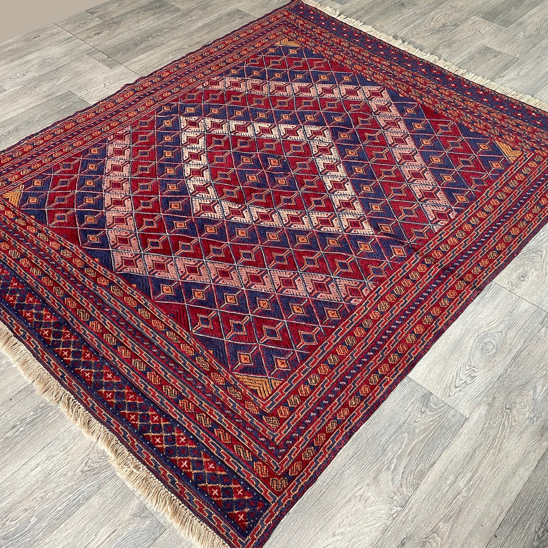 198 x 152 cm | Afghan Fine Mushwani Rug