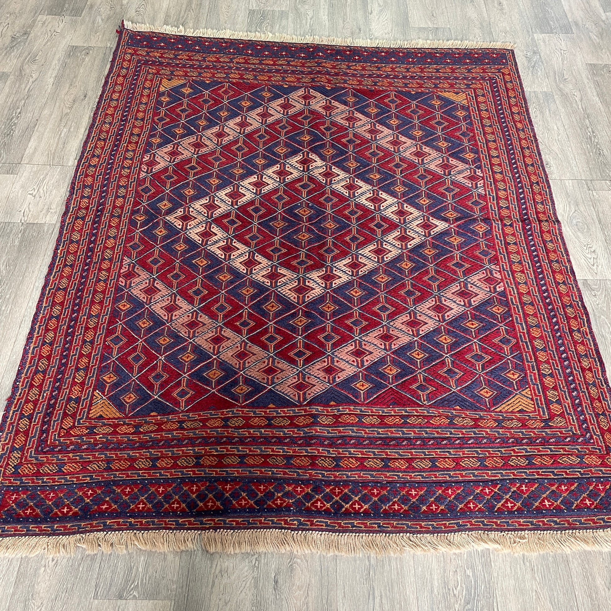 198 x 152 cm | Afghan Fine Mushwani Rug