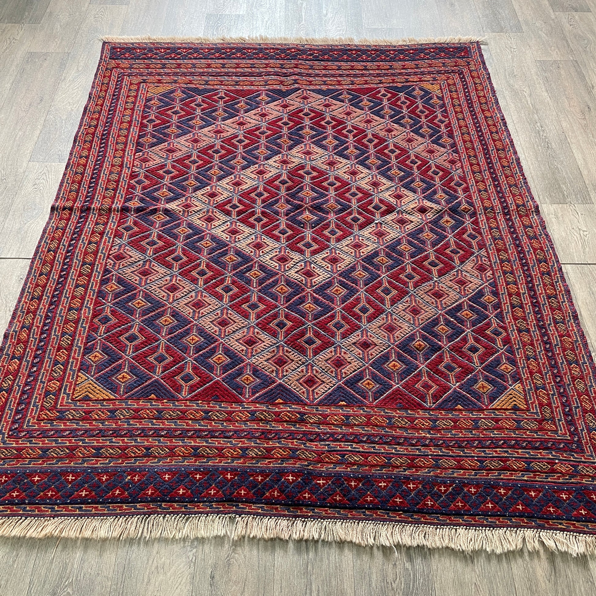 198 x 152 cm | Afghan Fine Mushwani Rug