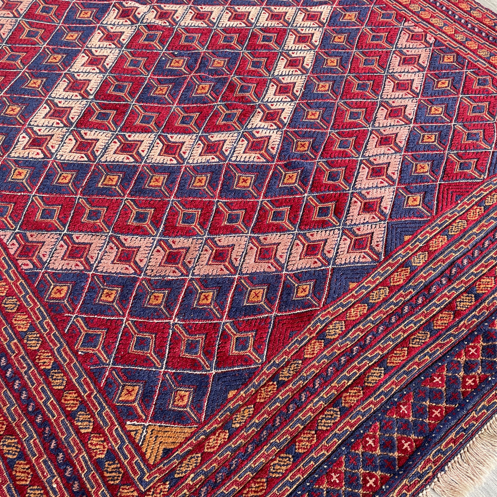 198 x 152 cm | Afghan Fine Mushwani Rug