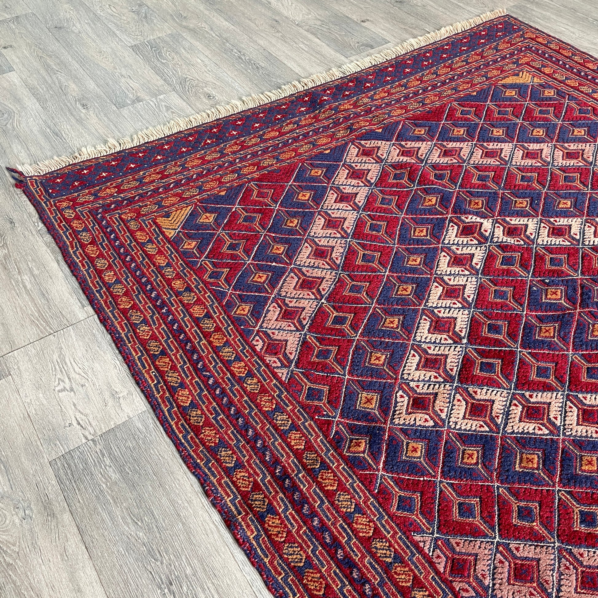 198 x 152 cm | Afghan Fine Mushwani Rug