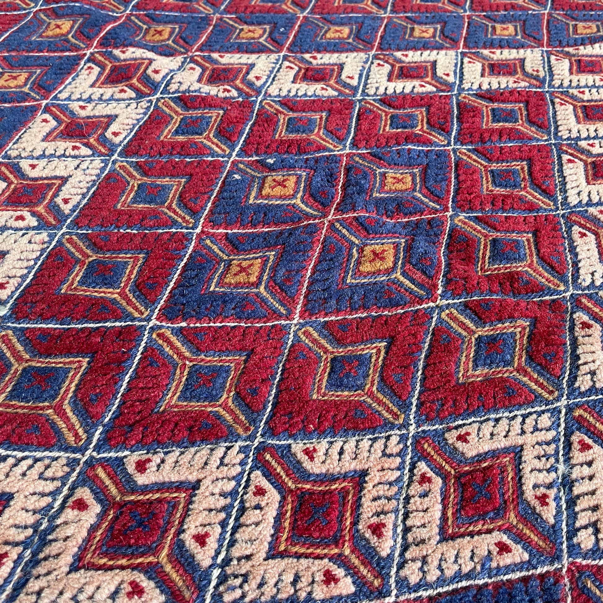 198 x 152 cm | Afghan Fine Mushwani Rug