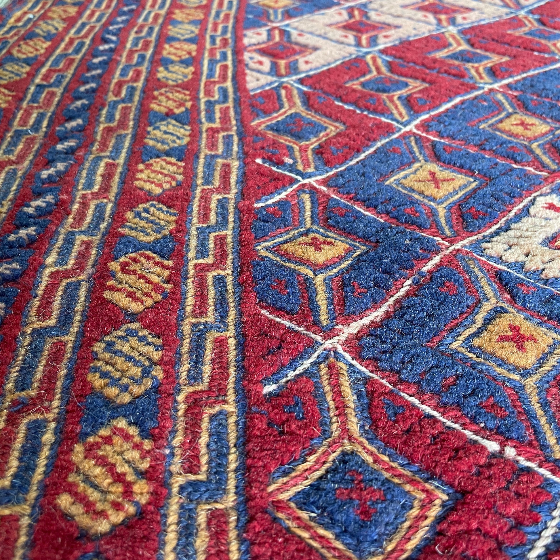 198 x 152 cm | Afghan Fine Mushwani Rug