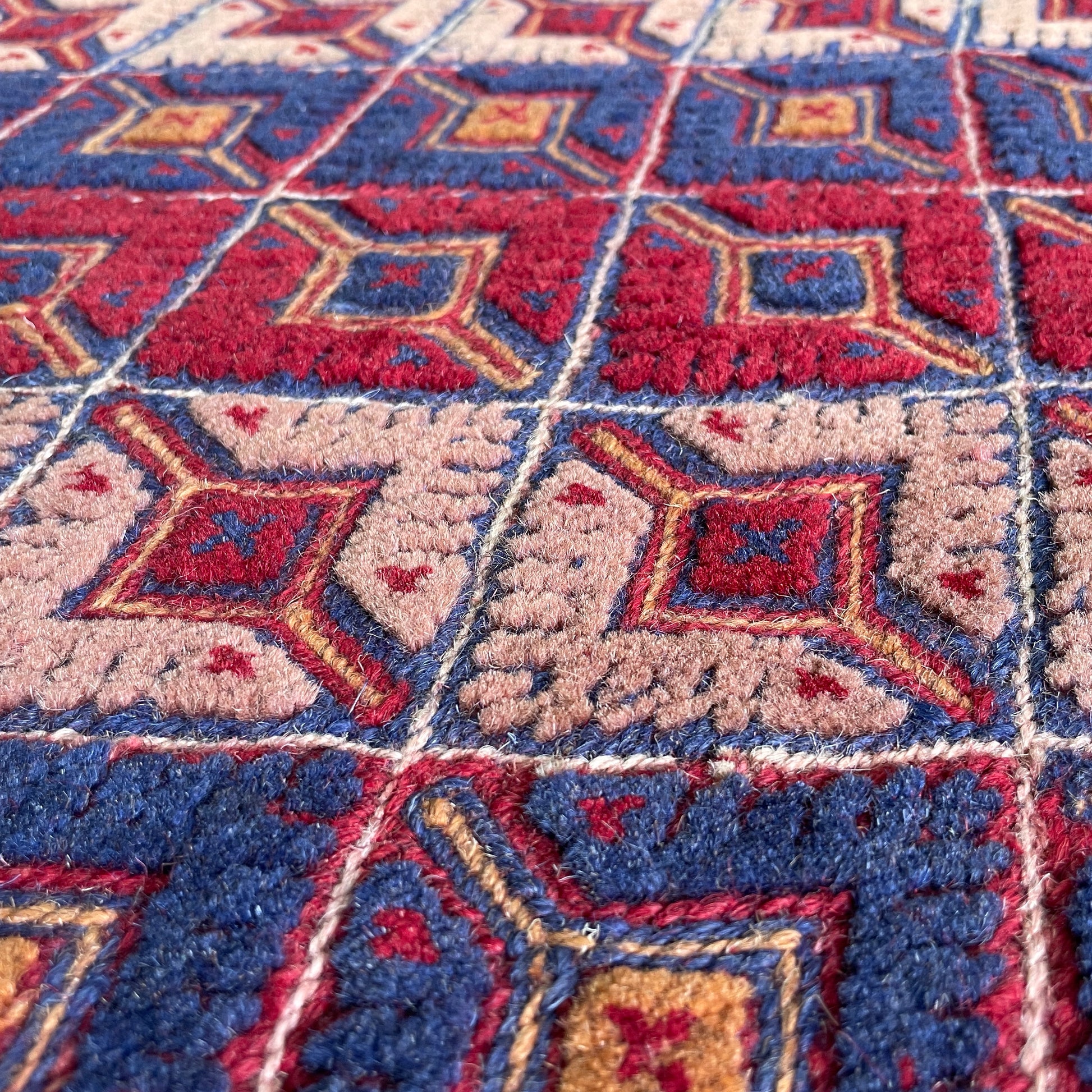 198 x 152 cm | Afghan Fine Mushwani Rug