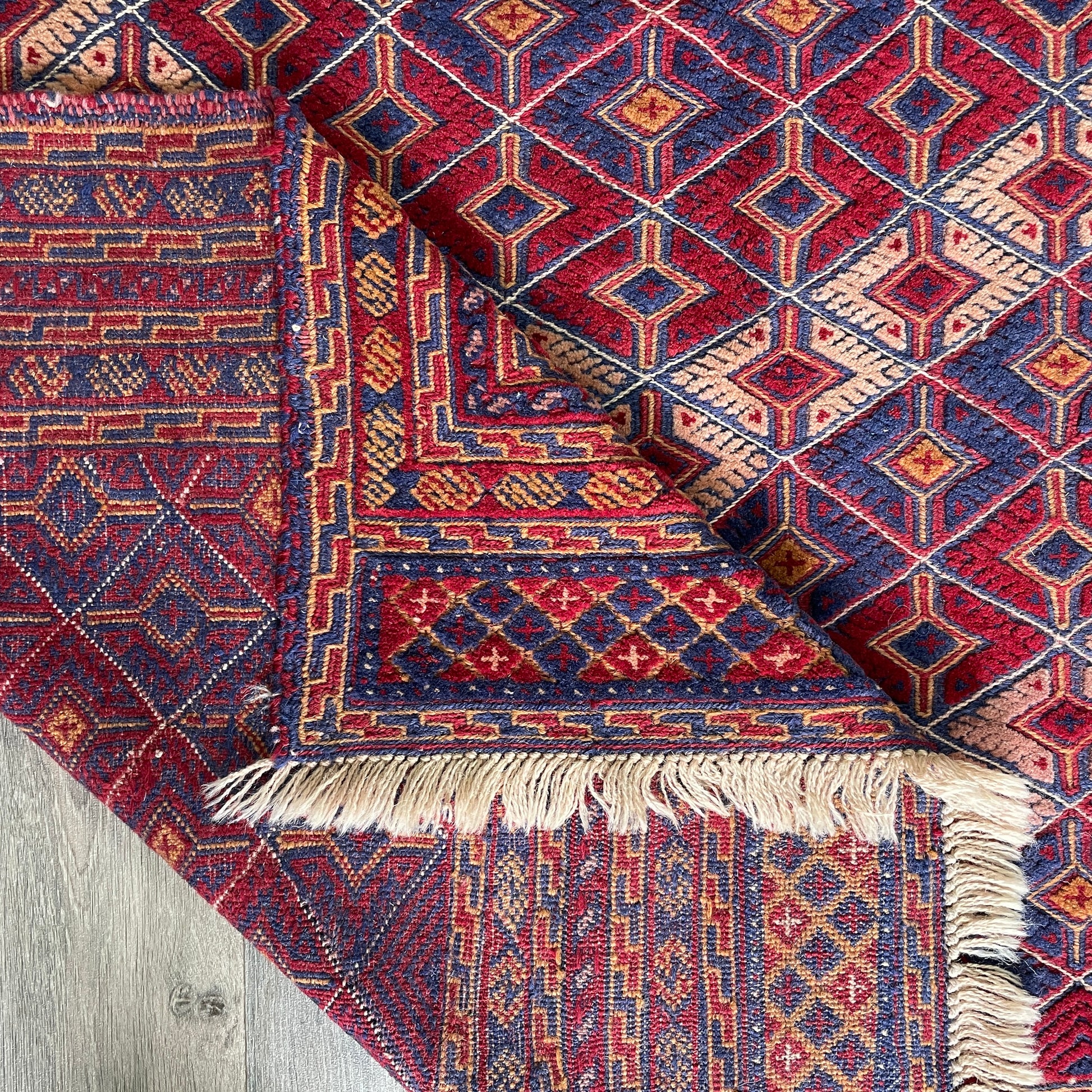 198 x 152 cm | Afghan Fine Mushwani Rug