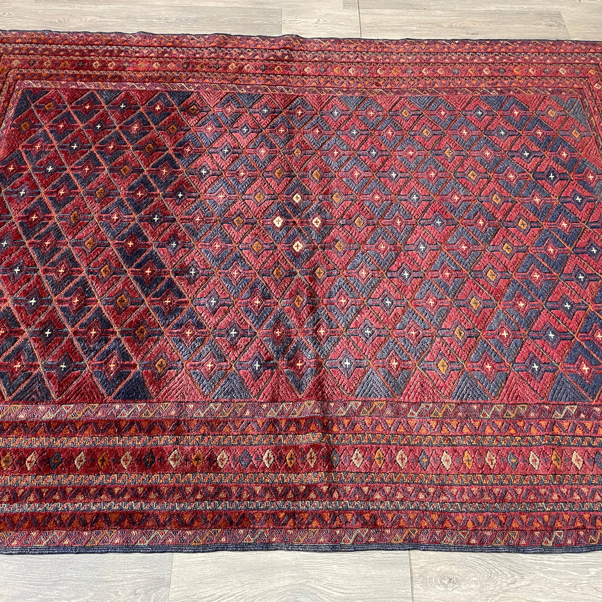201 x 153 cm | Afghan Fine Mushwani Rug