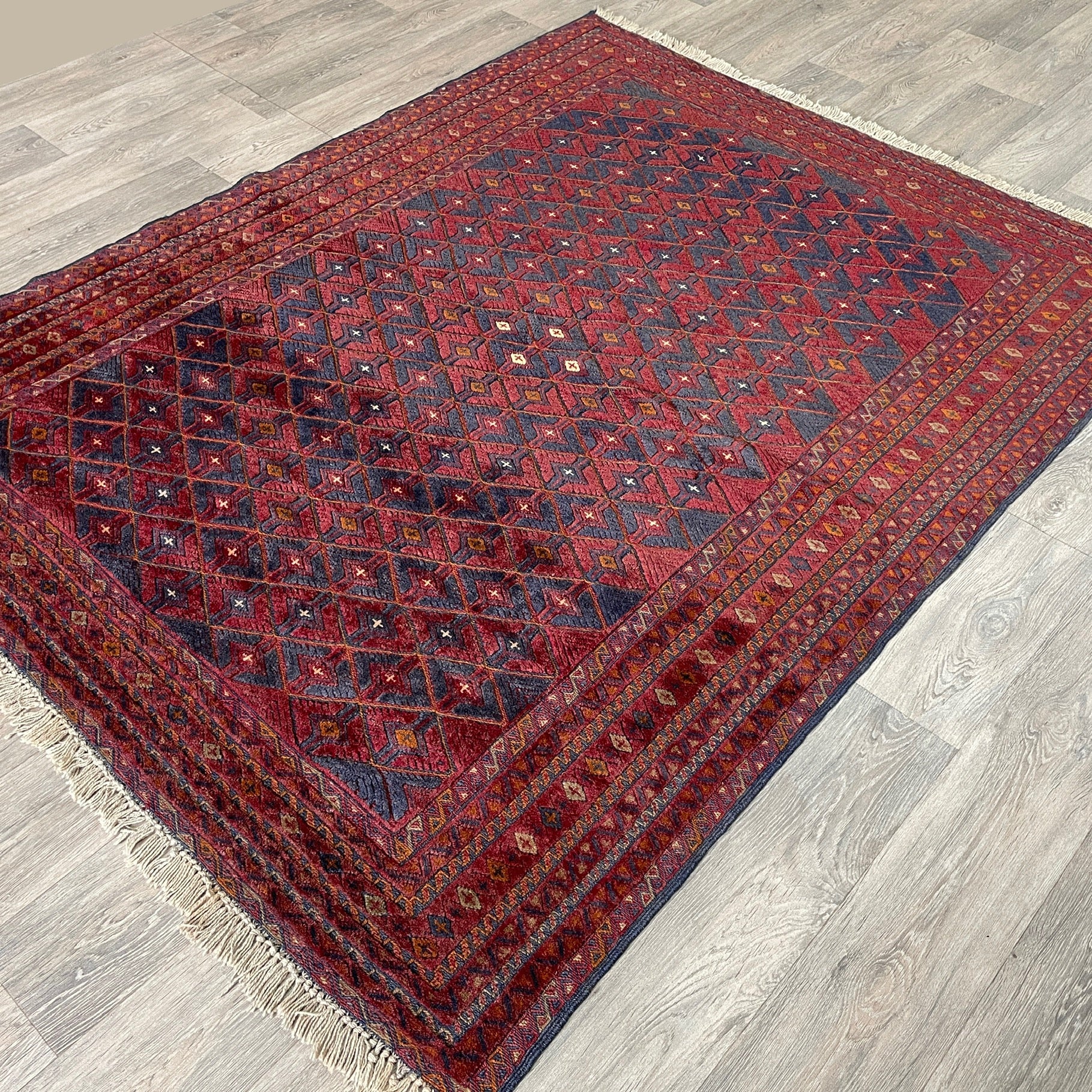 201 x 153 cm | Afghan Fine Mushwani Rug