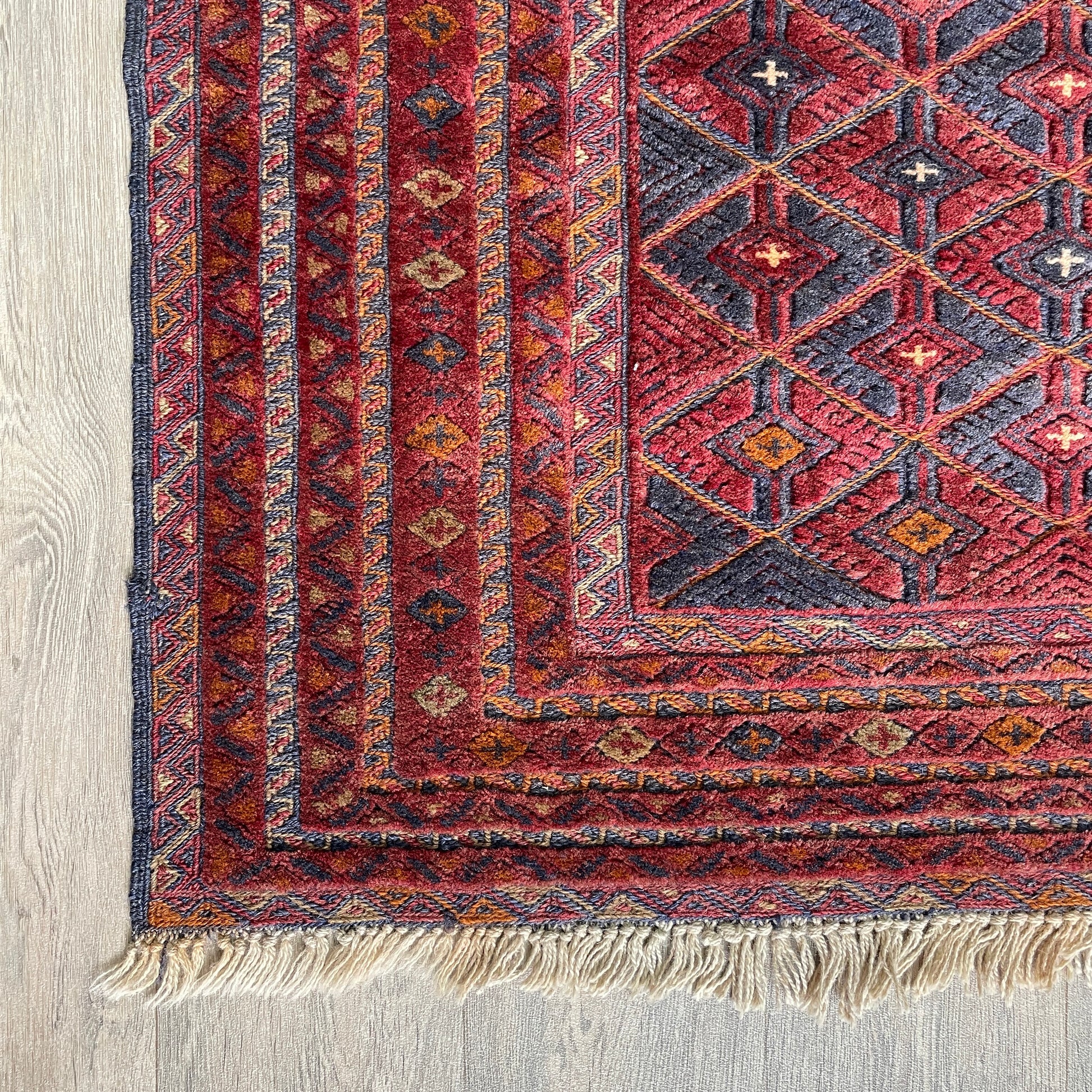201 x 153 cm | Afghan Fine Mushwani Rug