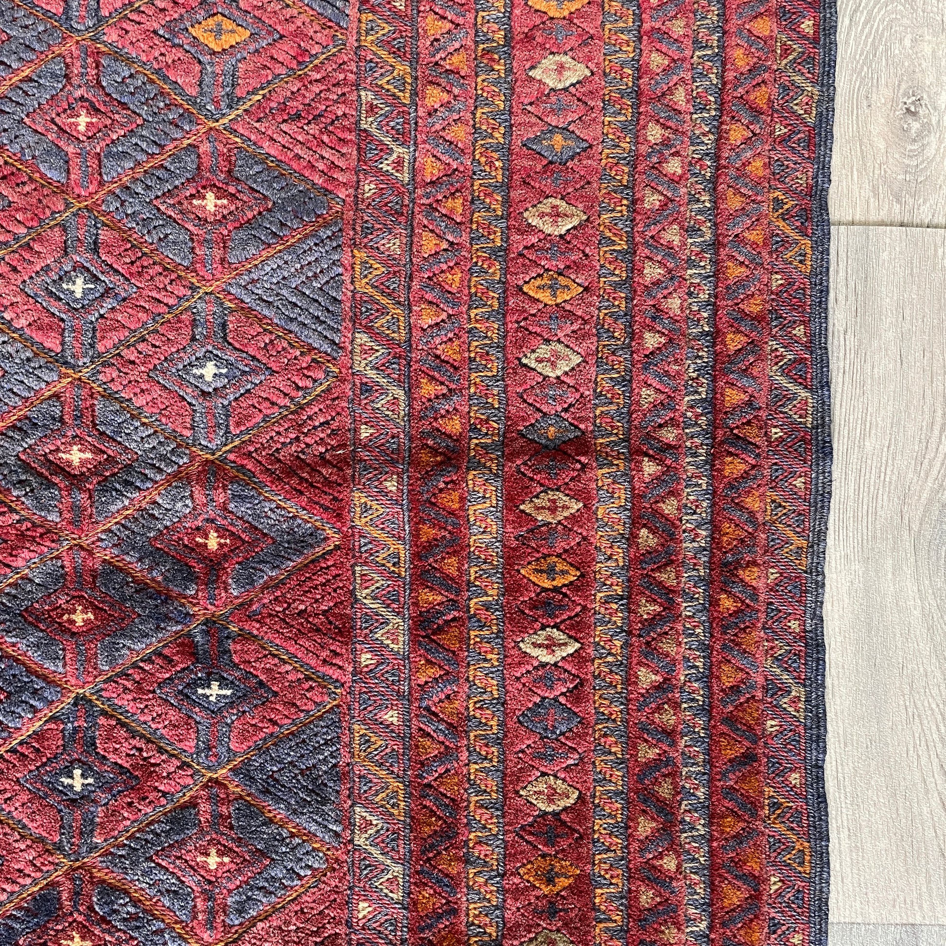 201 x 153 cm | Afghan Fine Mushwani Rug