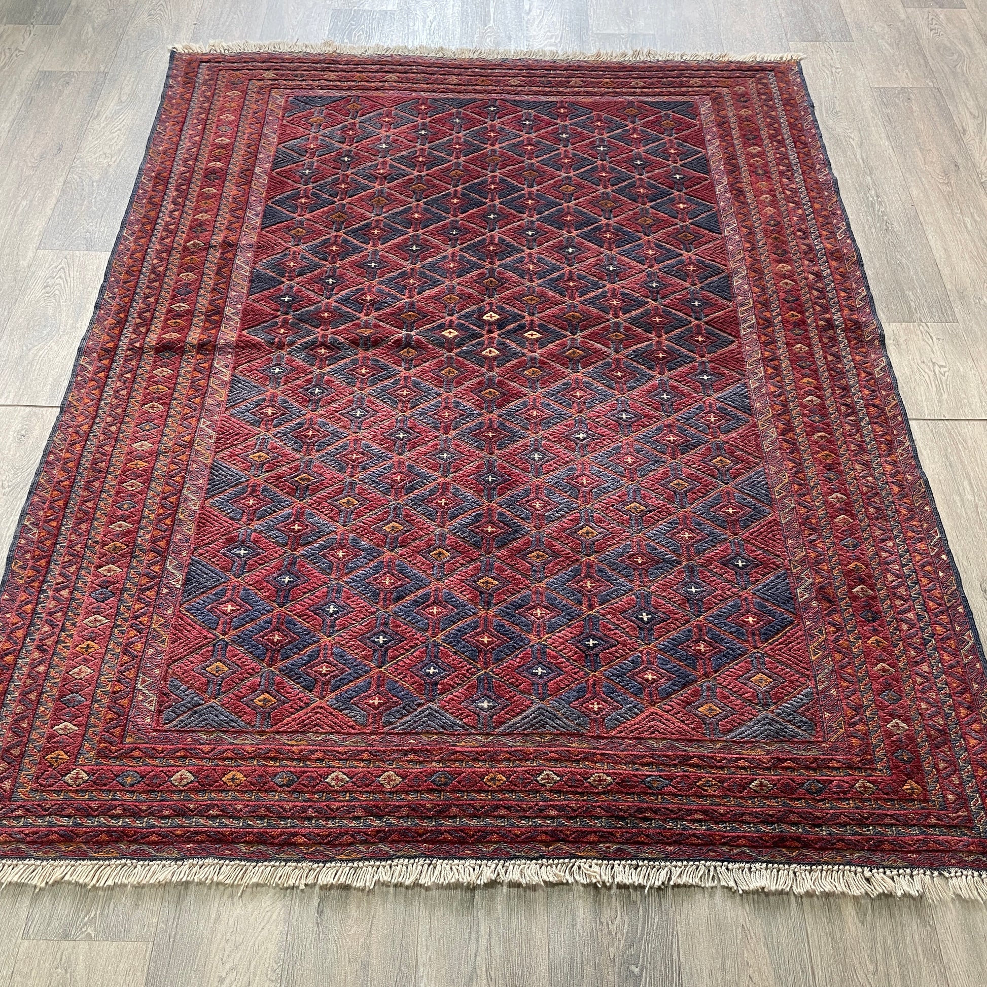 201 x 153 cm | Afghan Fine Mushwani Rug
