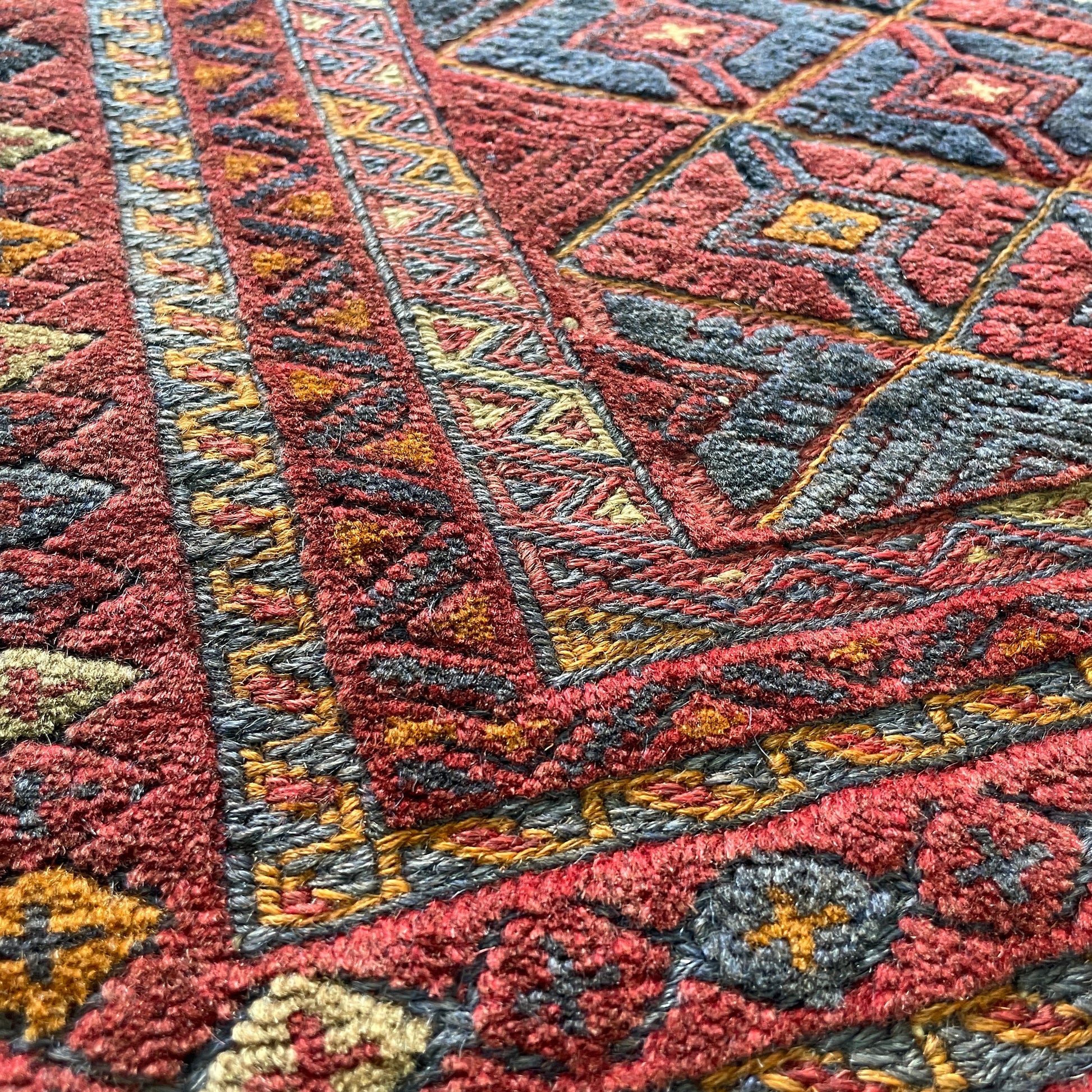 201 x 153 cm | Afghan Fine Mushwani Rug