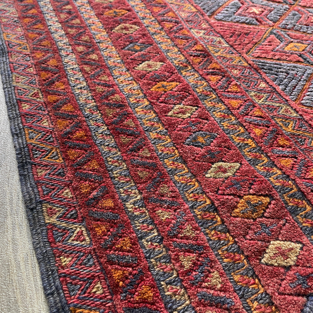 201 x 153 cm | Afghan Fine Mushwani Rug