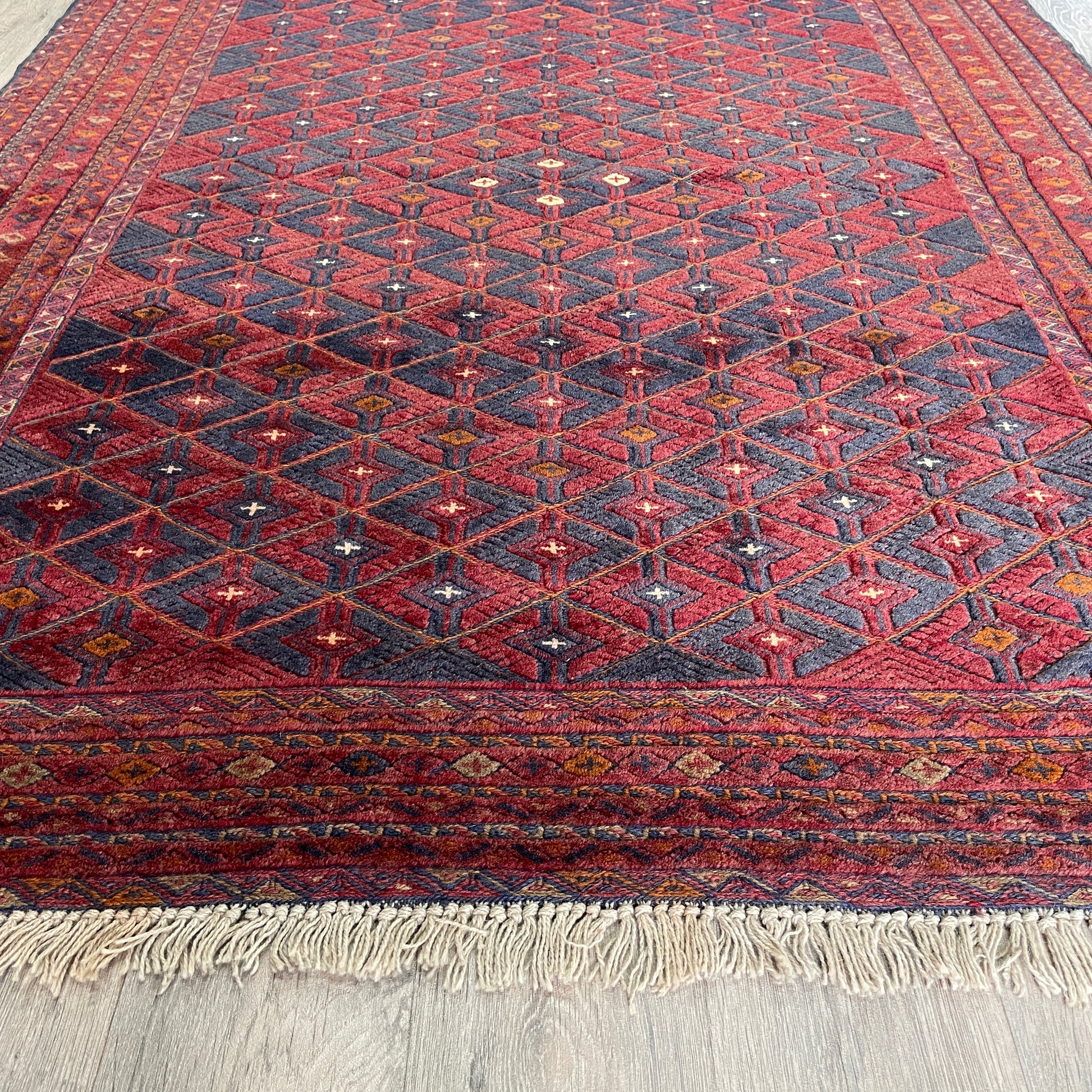 201 x 153 cm | Afghan Fine Mushwani Rug
