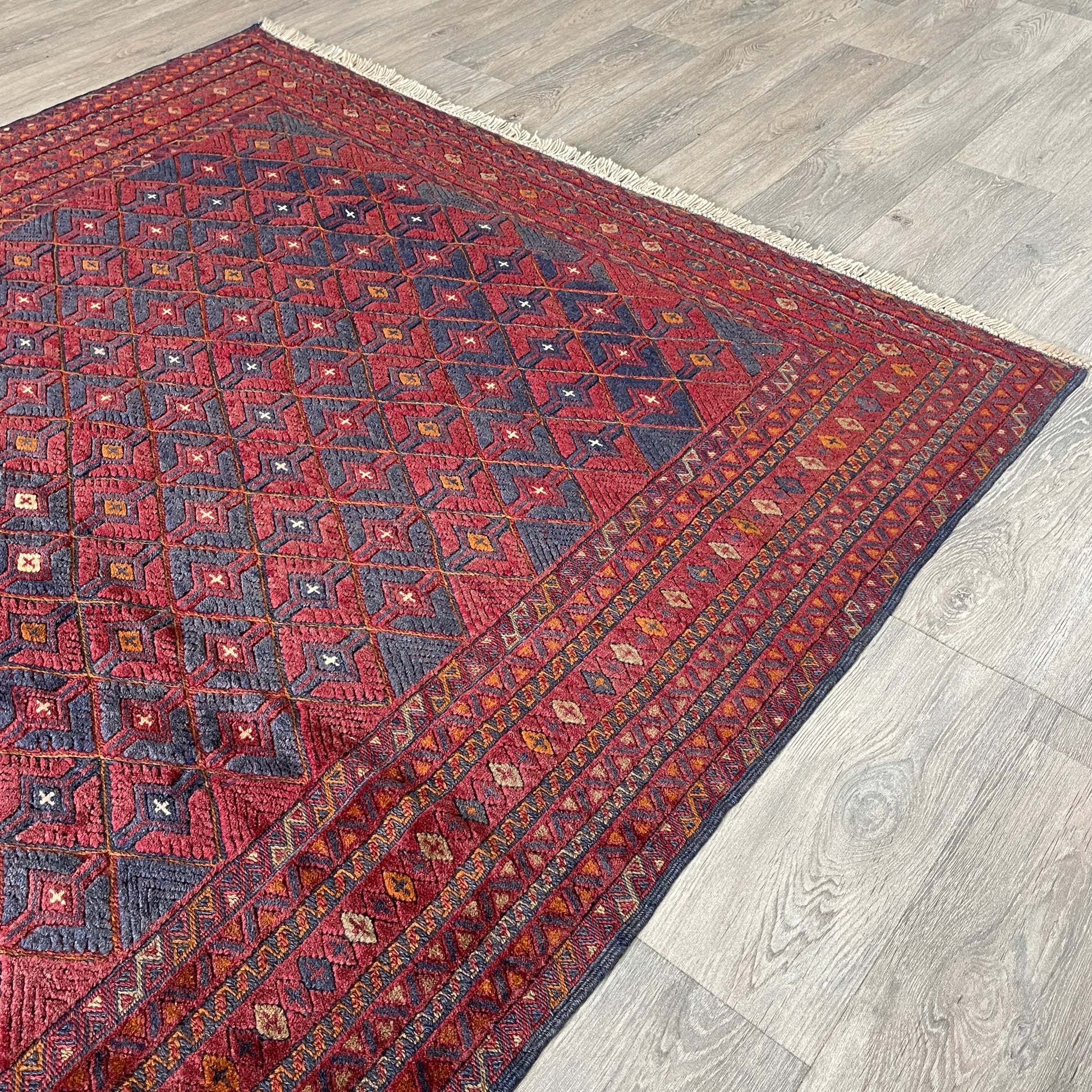 201 x 153 cm | Afghan Fine Mushwani Rug