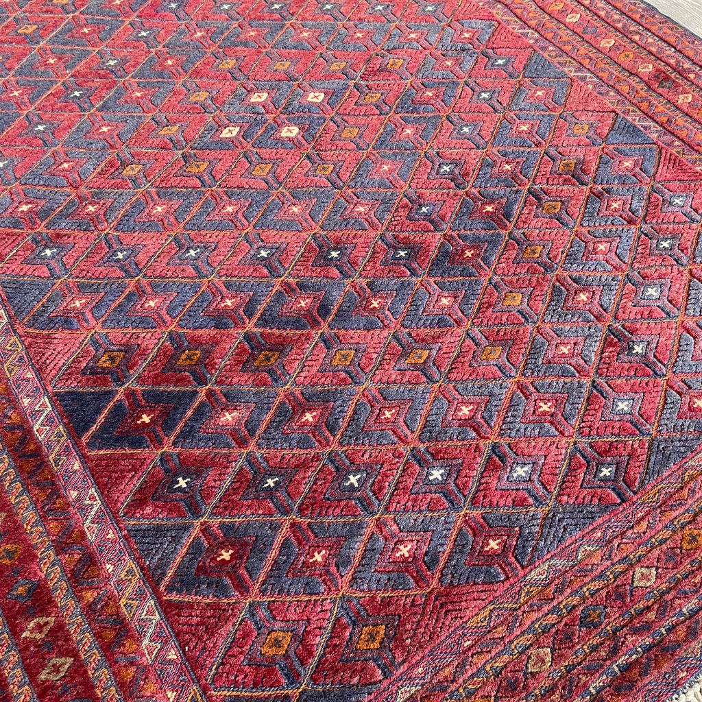 201 x 153 cm | Afghan Fine Mushwani Rug