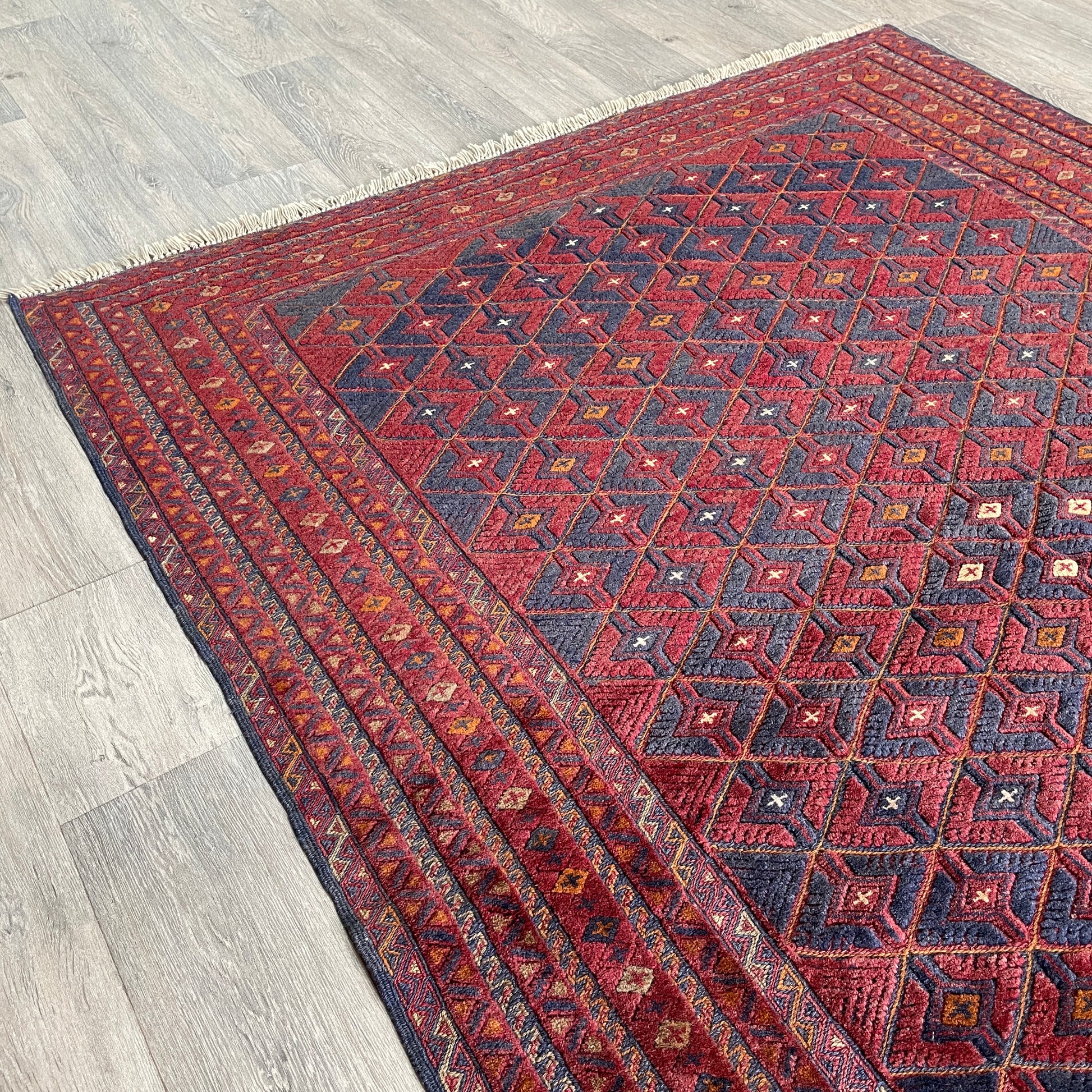 201 x 153 cm | Afghan Fine Mushwani Rug