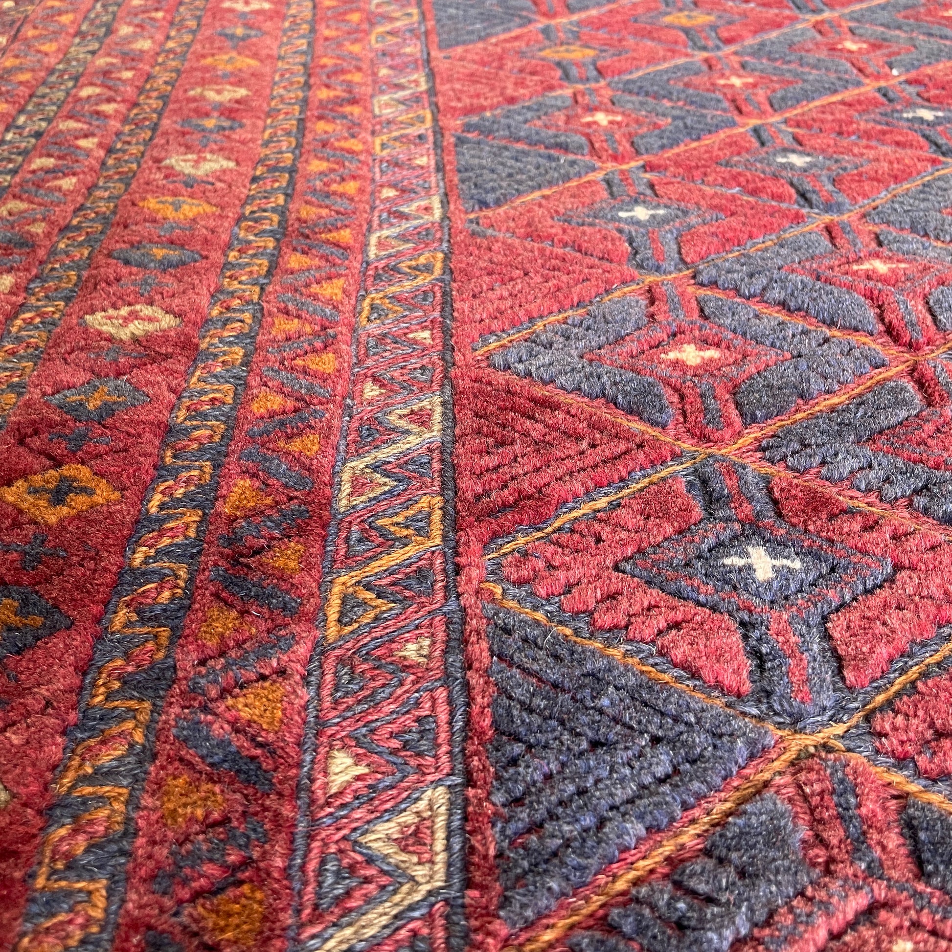 201 x 153 cm | Afghan Fine Mushwani Rug