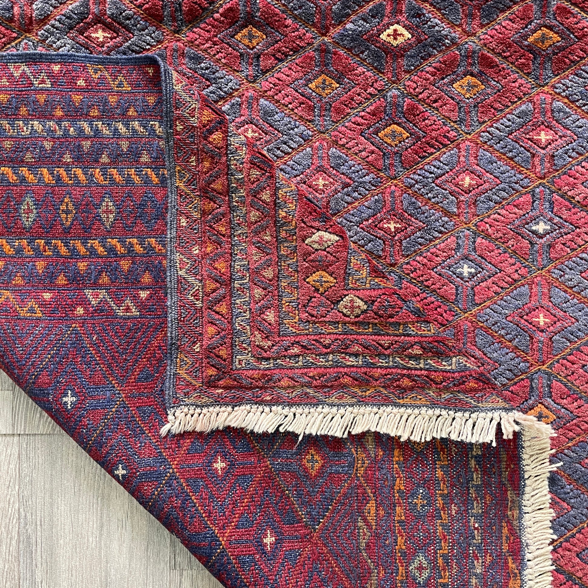 201 x 153 cm | Afghan Fine Mushwani Rug