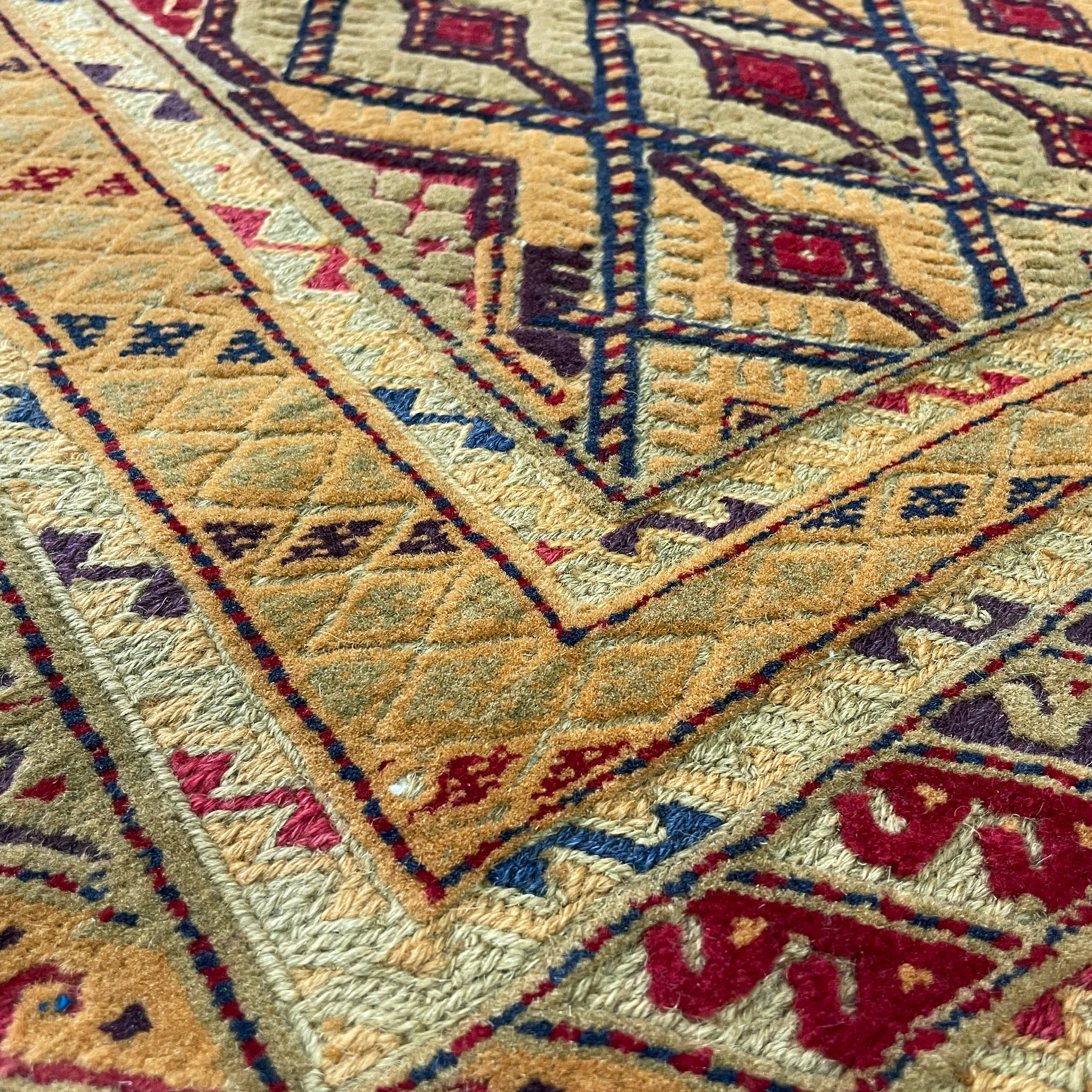 196 x 149 cm | Afghan Fine Mushwani Rug (Belgian Wool)