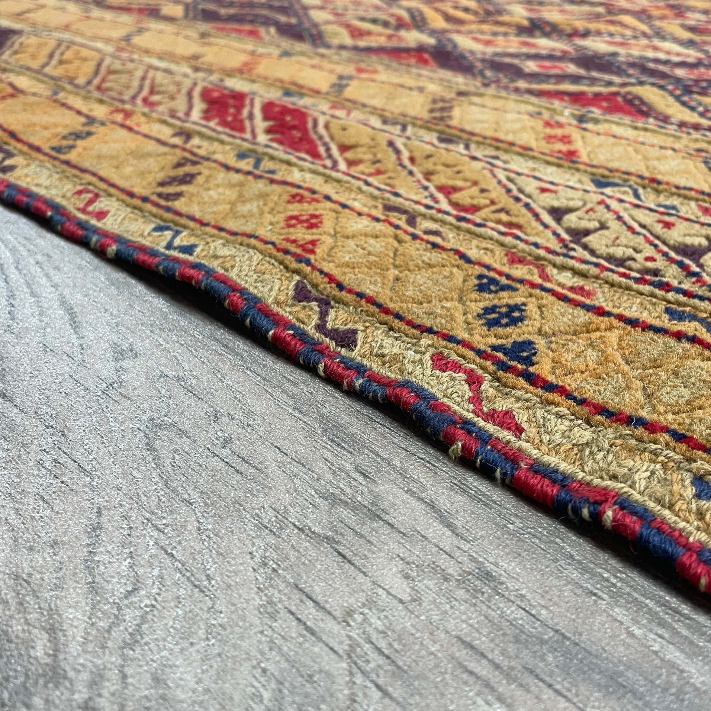 196 x 149 cm | Afghan Fine Mushwani Rug (Belgian Wool)