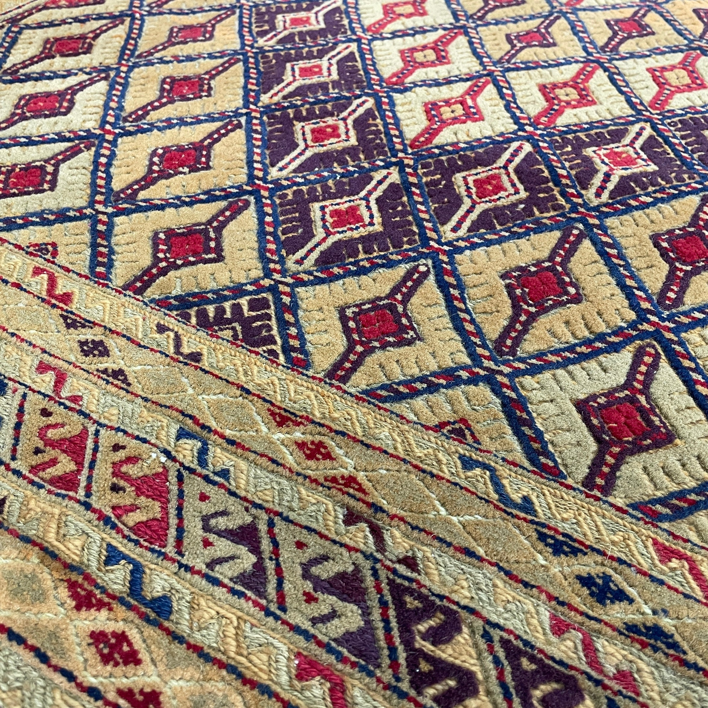 196 x 149 cm | Afghan Fine Mushwani Rug (Belgian Wool)