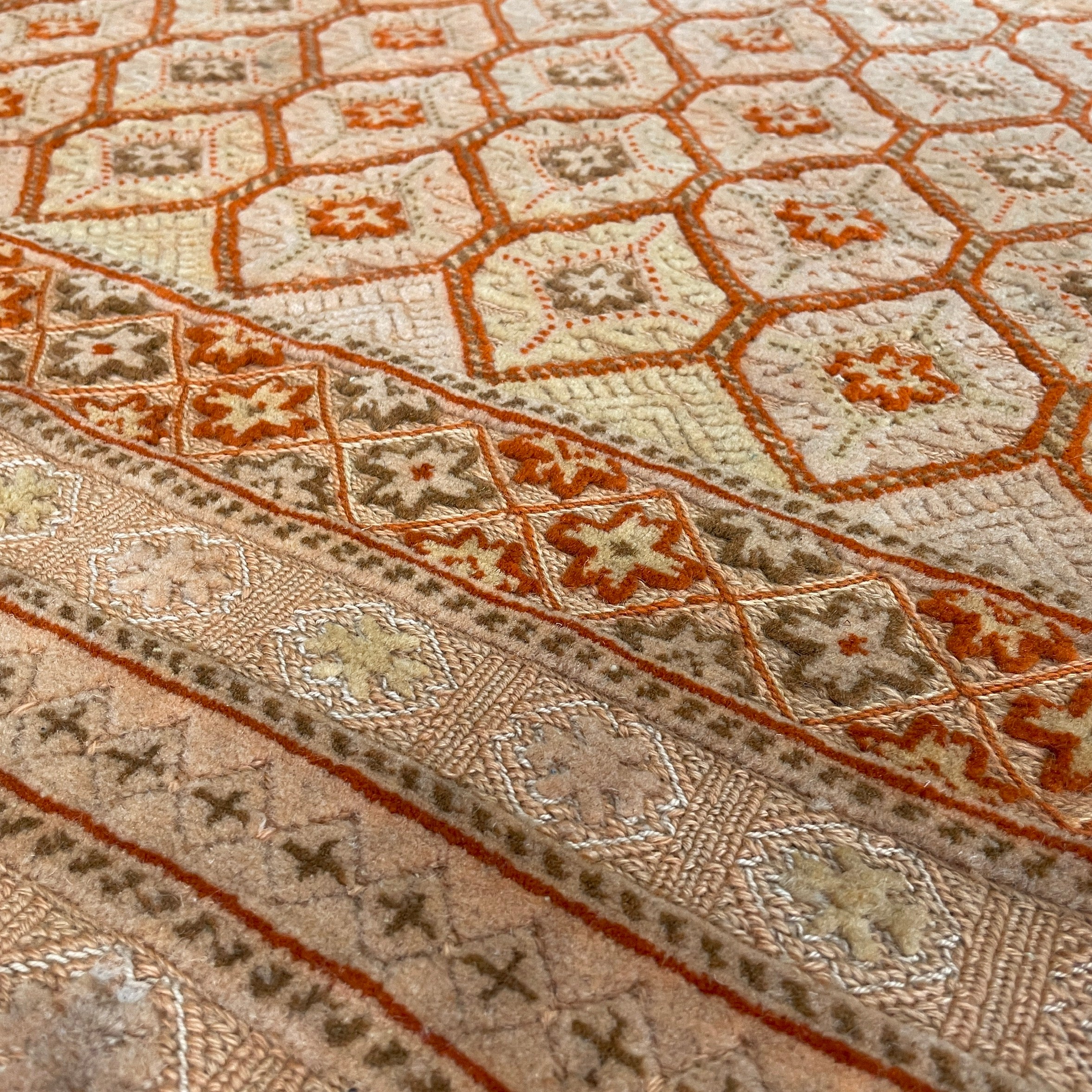 192 x 170 cm | Afghan Fine Mushwani Rug (Belgian Wool)