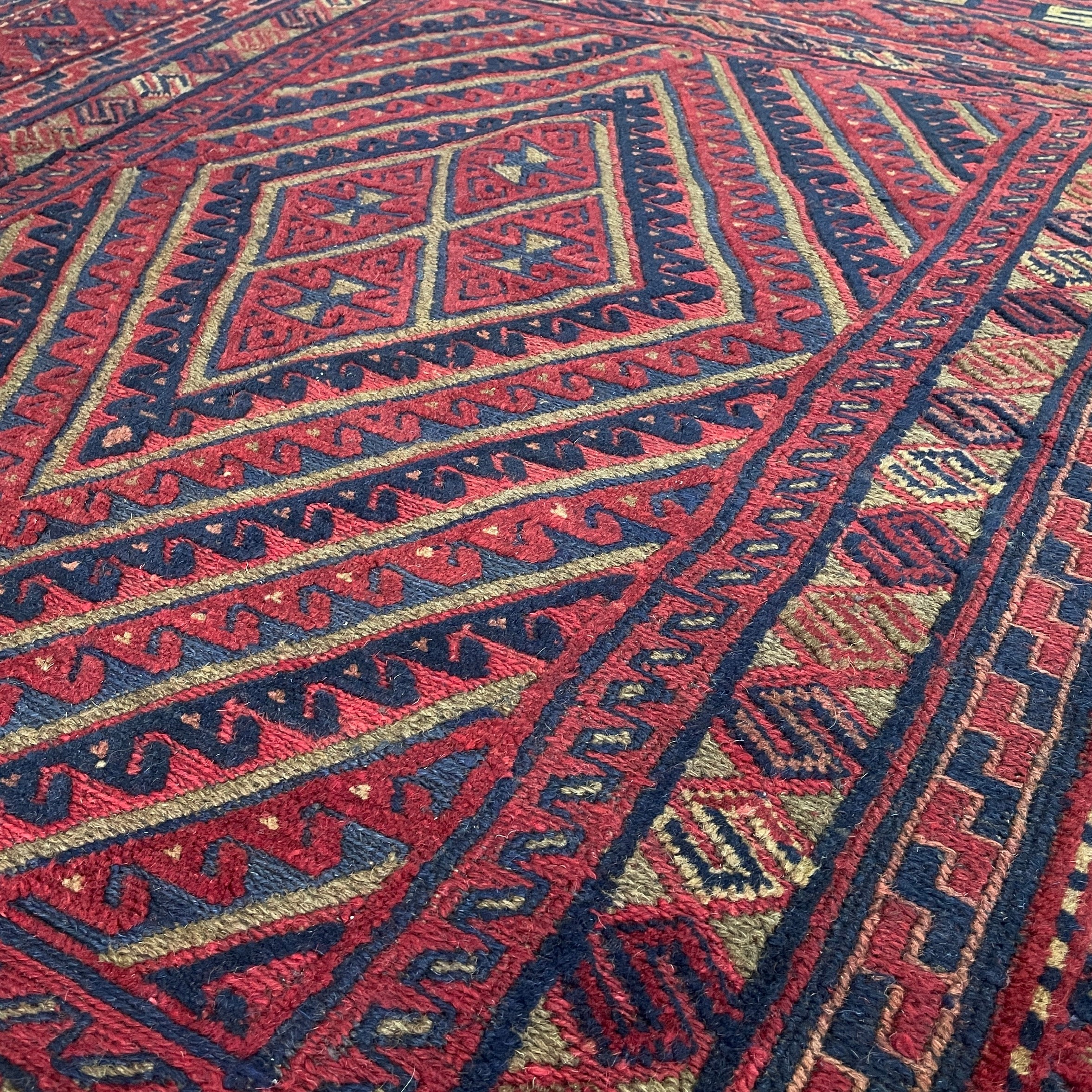 191 x 158 cm | Afghan Mushwani Rug