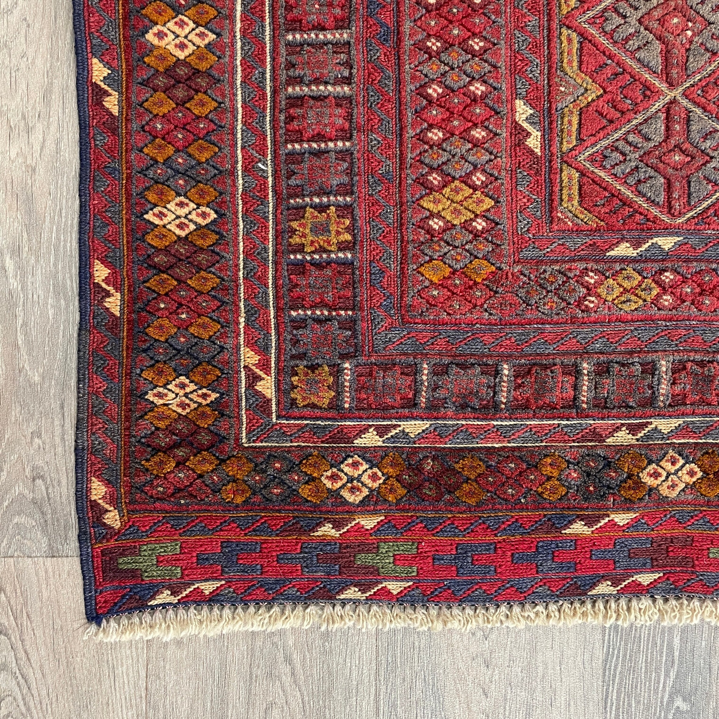 186 x 149 cm | Afghan Fine Mushwani Rug (Belgian Wool)