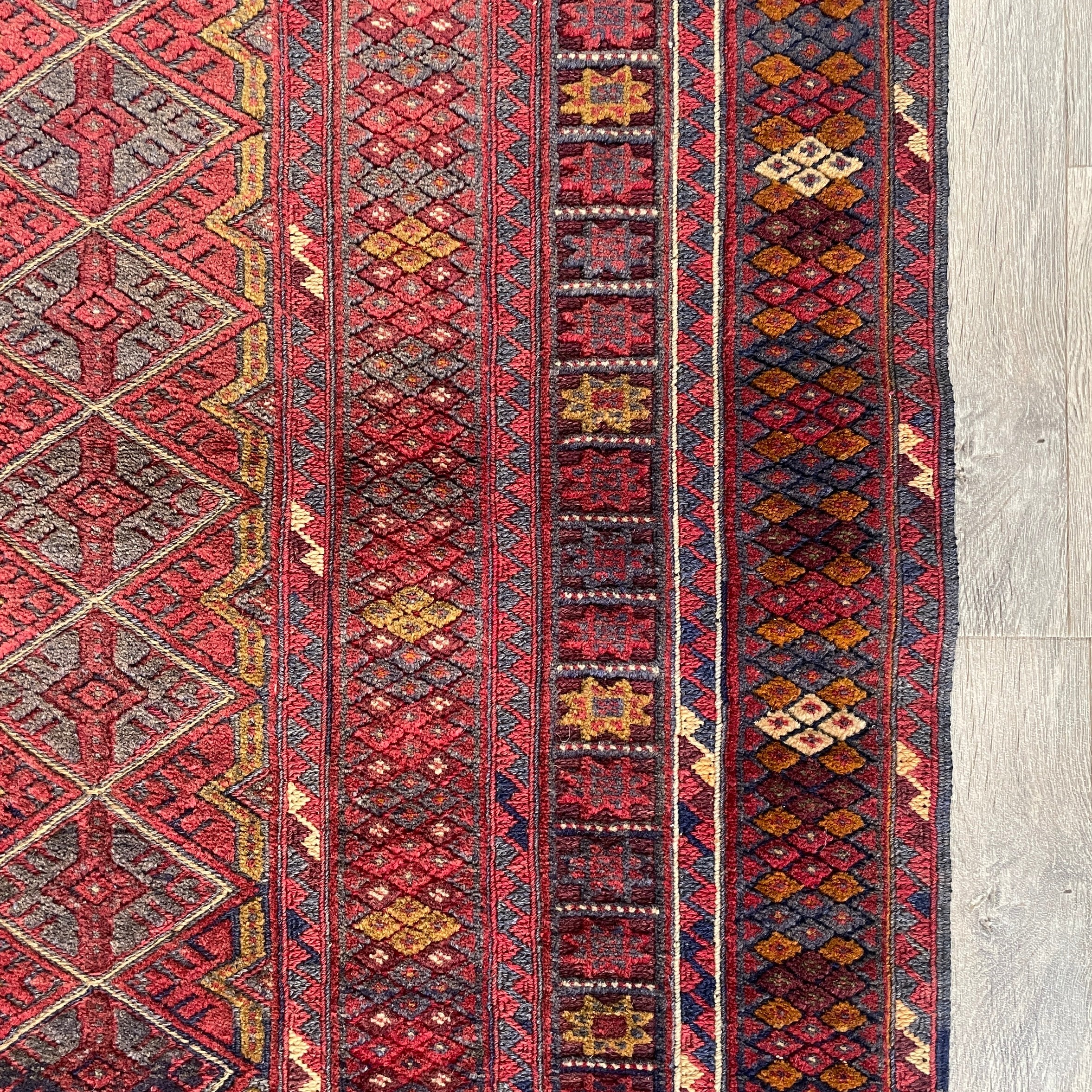186 x 149 cm | Afghan Fine Mushwani Rug (Belgian Wool)