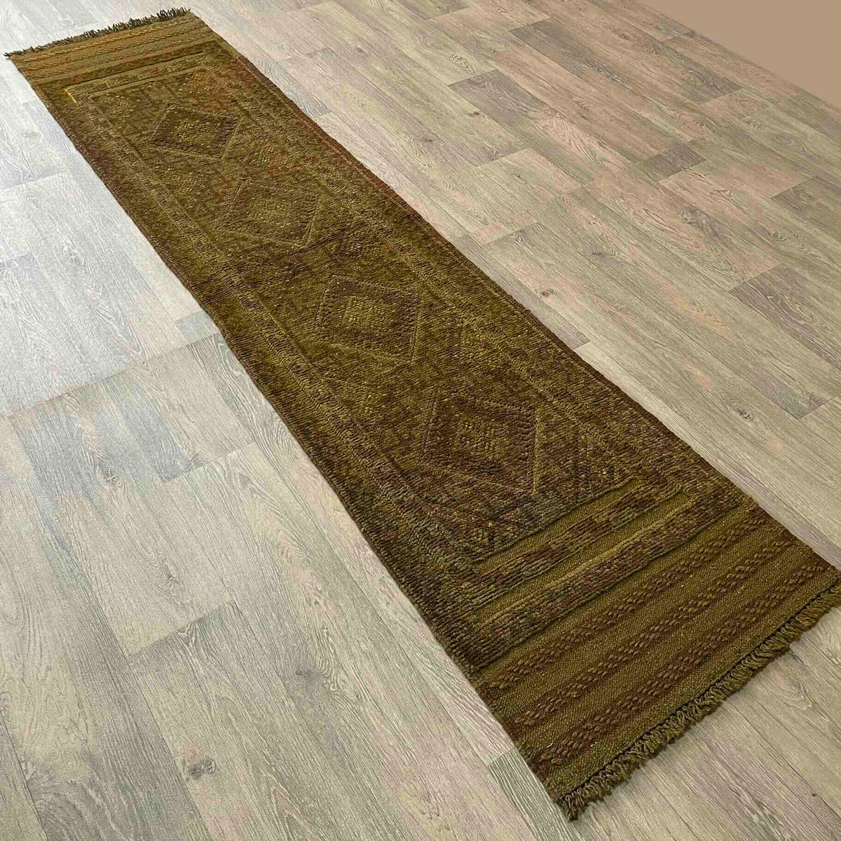 Afghan Mushwani Runner