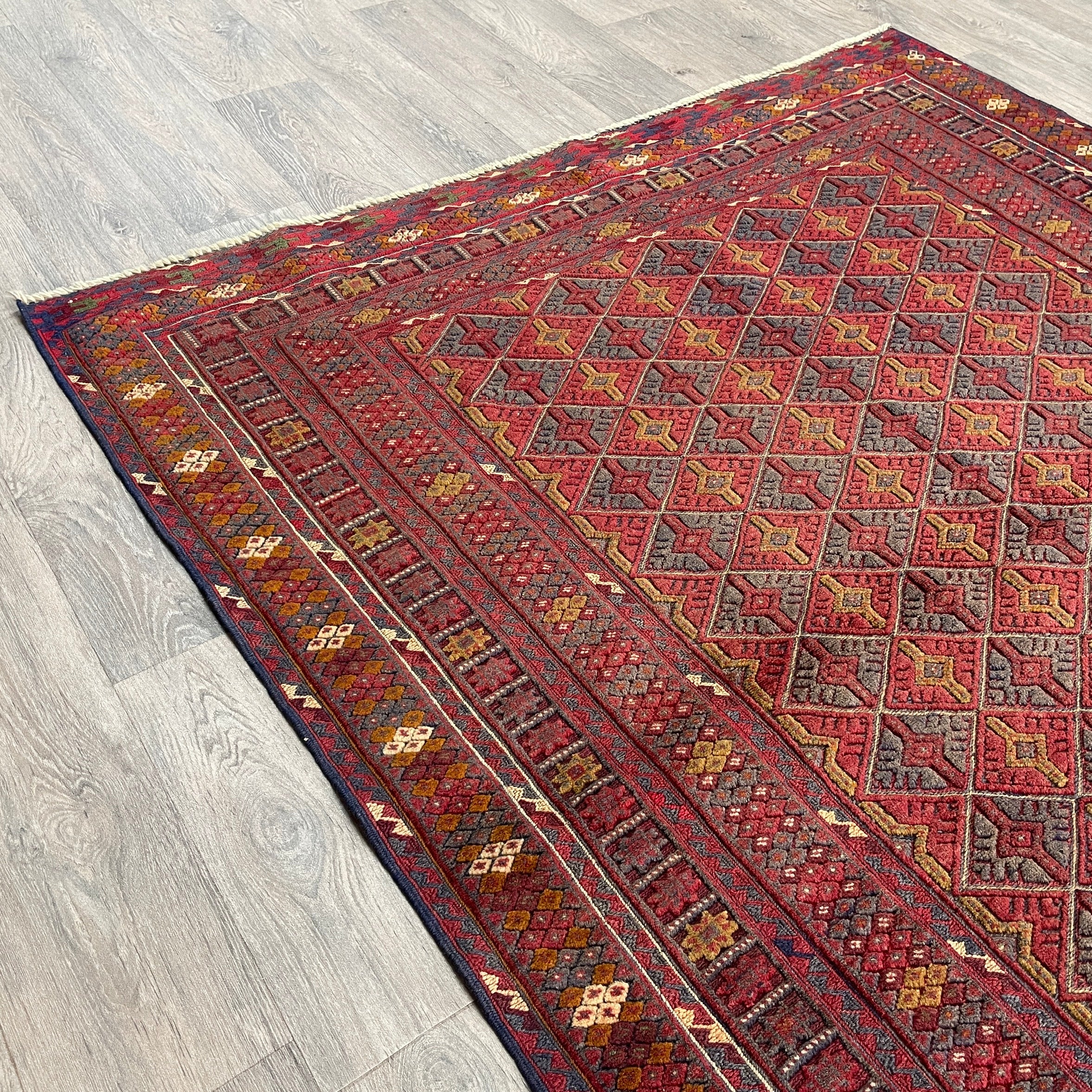186 x 149 cm | Afghan Fine Mushwani Rug (Belgian Wool)