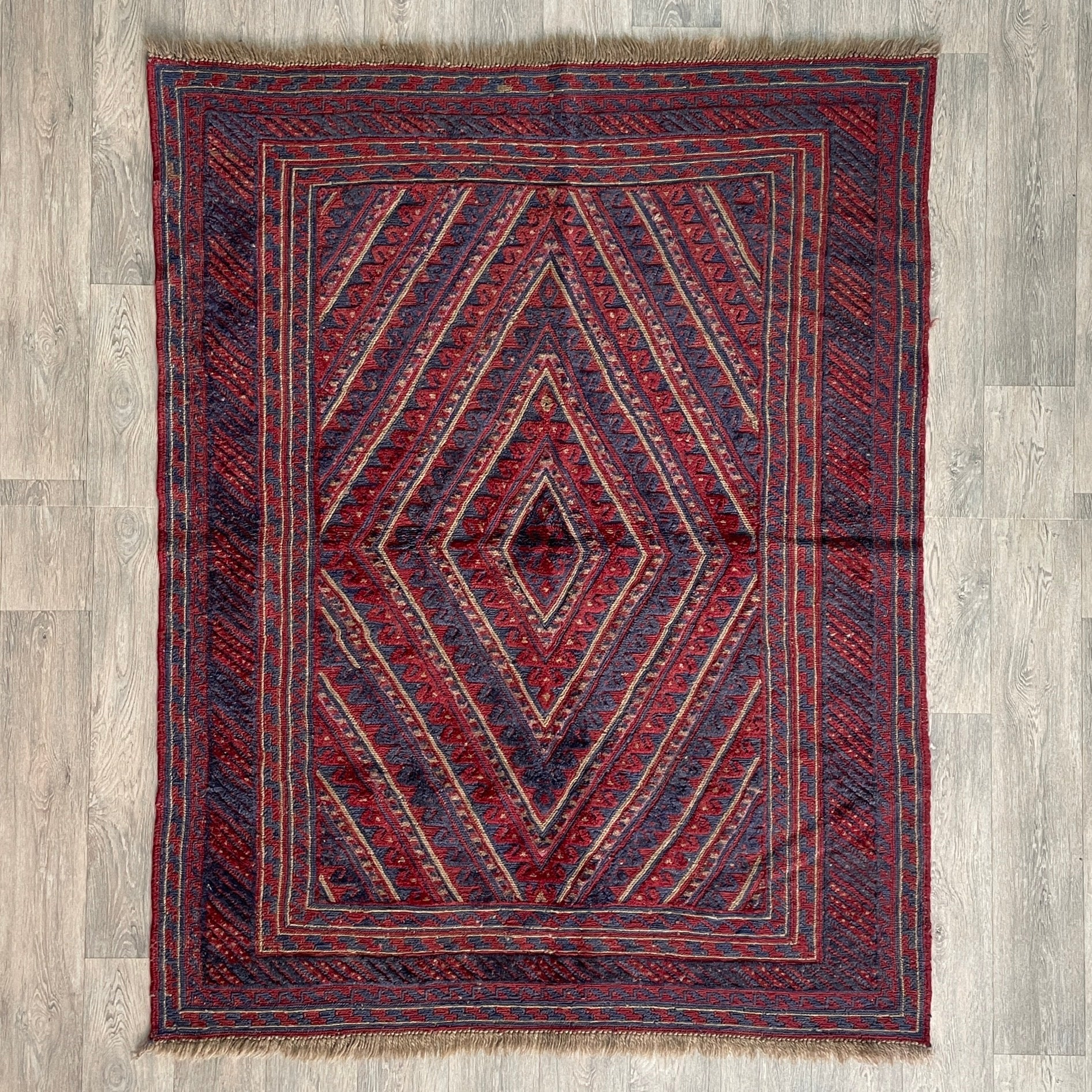 188 x 143 cm | Afghan Mushwani Rug