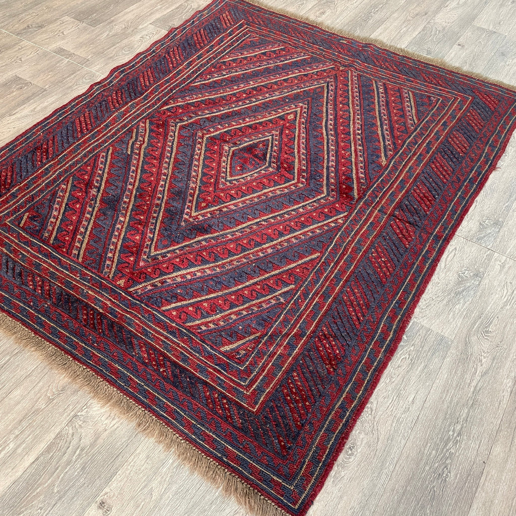 188 x 143 cm | Afghan Mushwani Rug