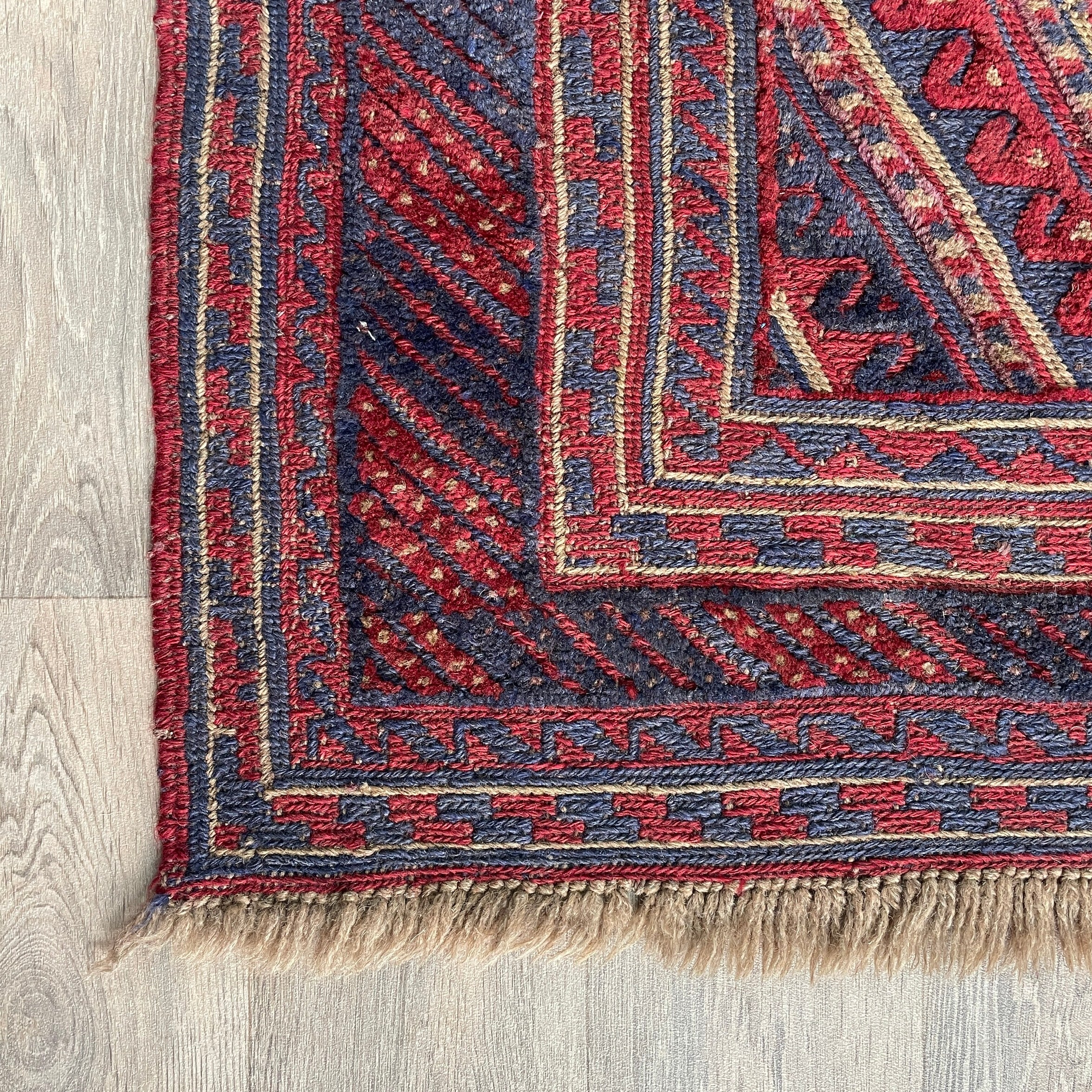188 x 143 cm | Afghan Mushwani Rug