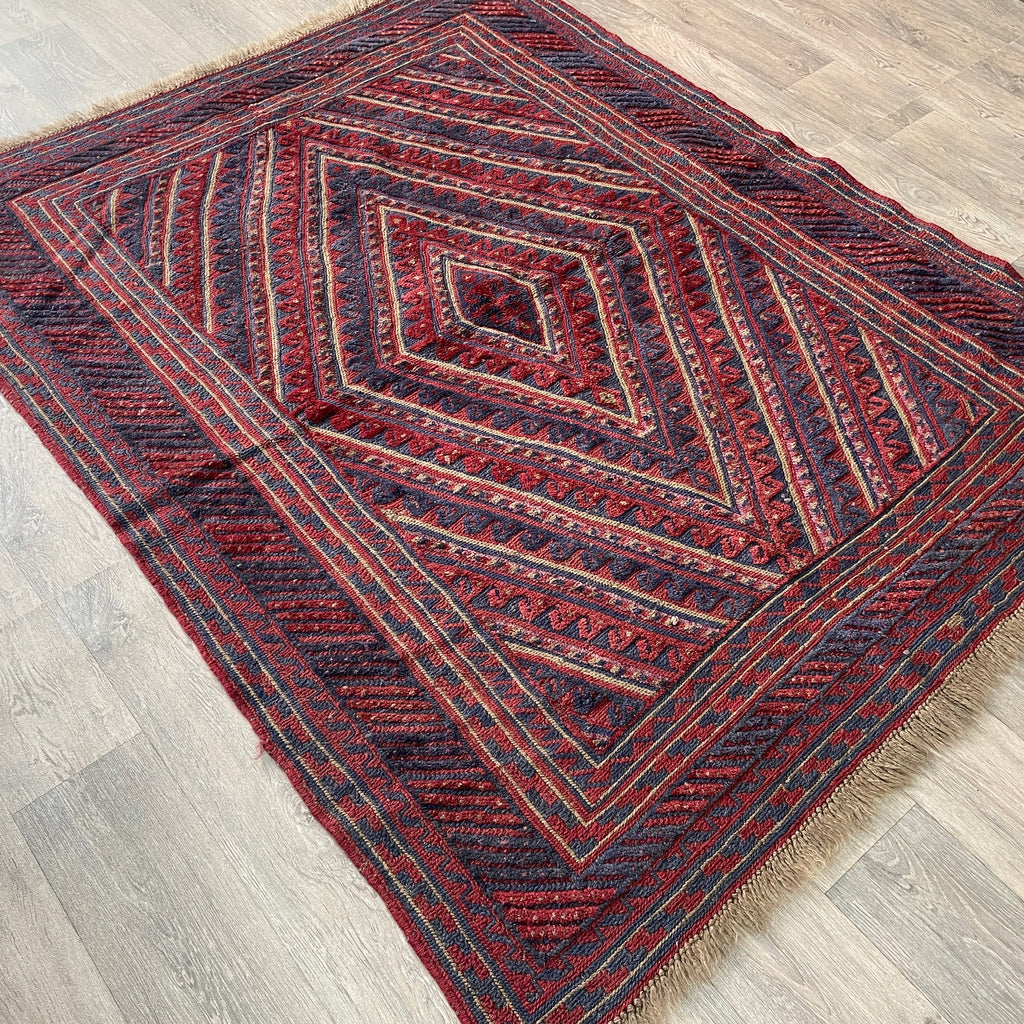 188 x 143 cm | Afghan Mushwani Rug