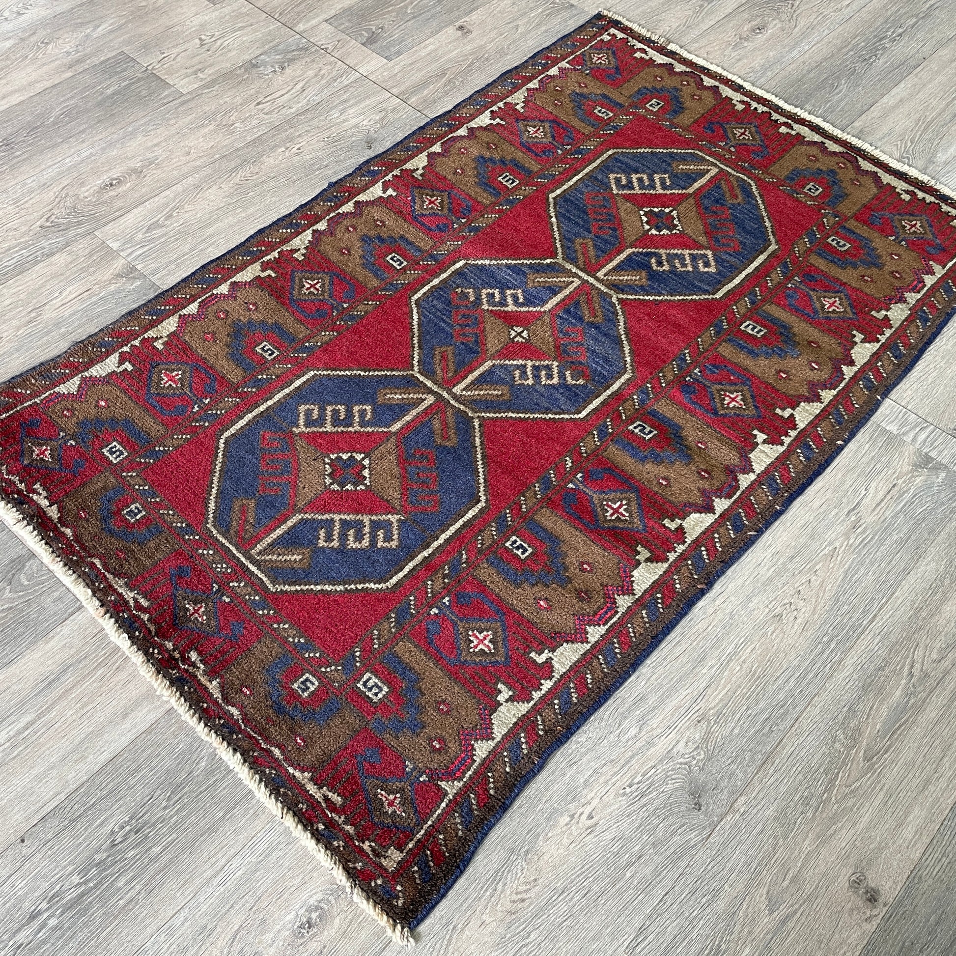 137 x 84 cm | Afghan Ersari Baluch Rug (Old 1980)