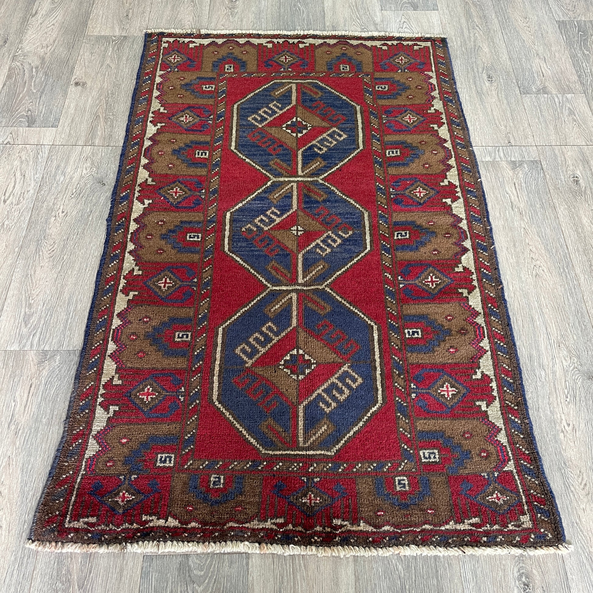 137 x 84 cm | Afghan Ersari Baluch Rug (Old 1980)