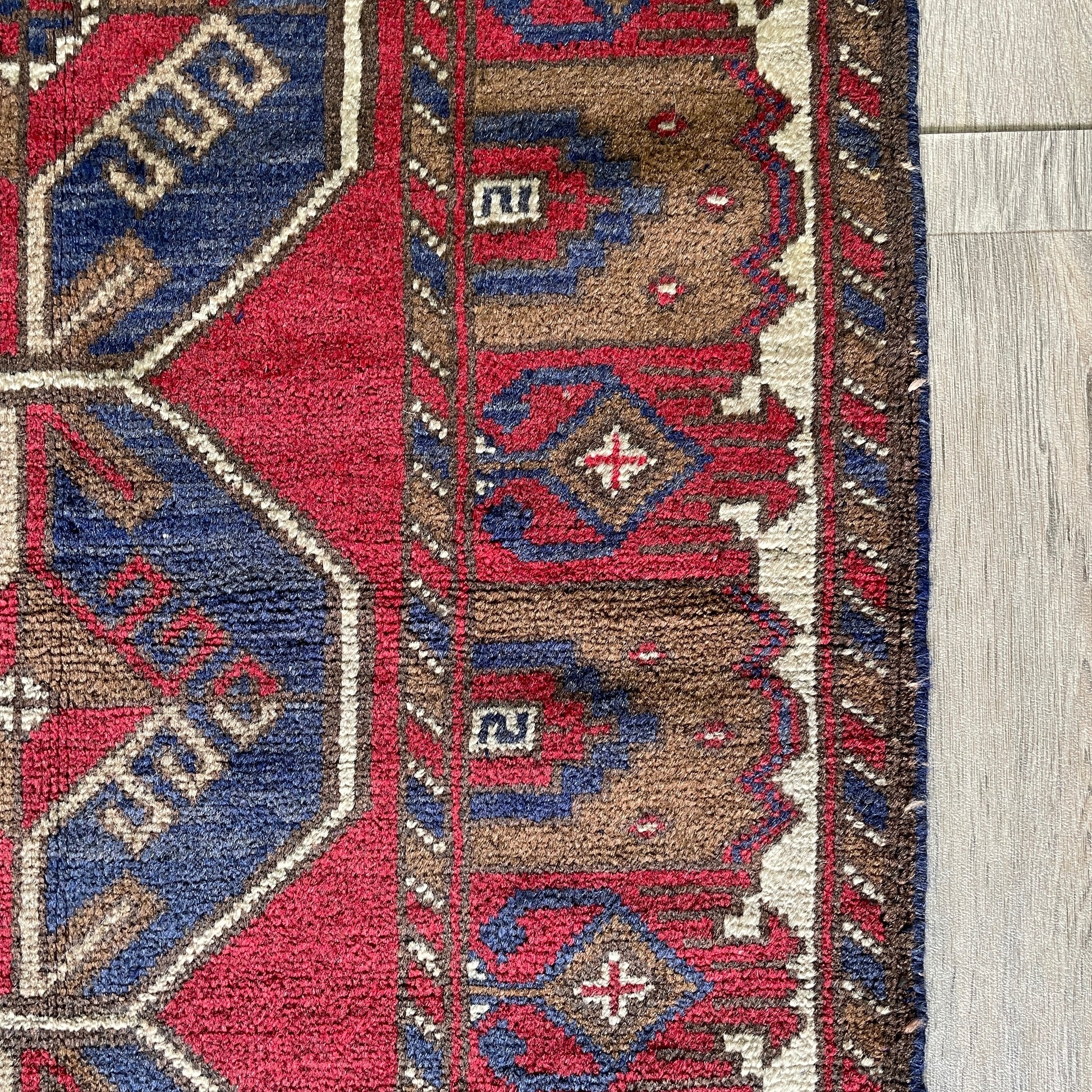 137 x 84 cm | Afghan Ersari Baluch Rug (Old 1980)