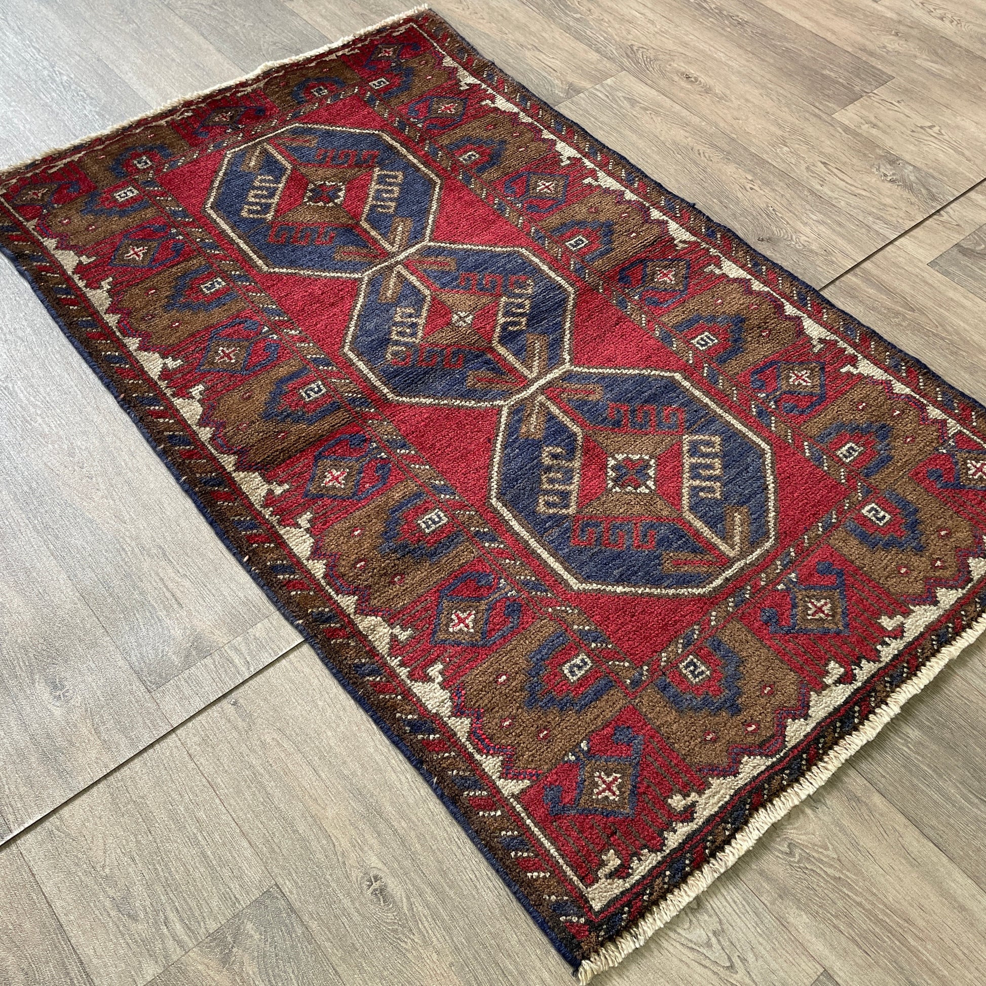 137 x 84 cm | Afghan Ersari Baluch Rug (Old 1980)