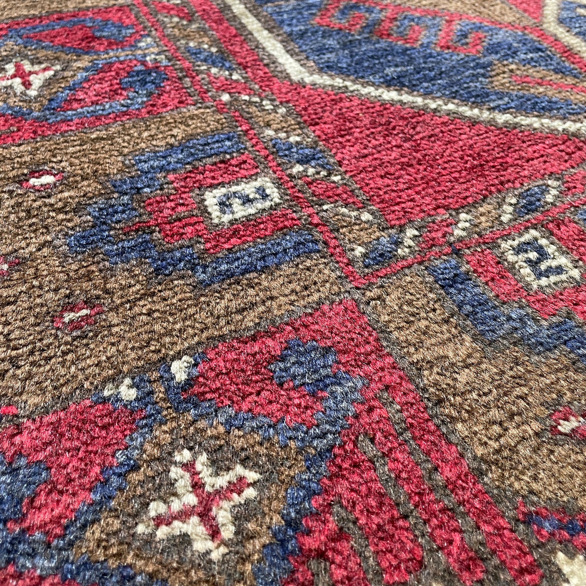 137 x 84 cm | Afghan Ersari Baluch Rug (Old 1980)