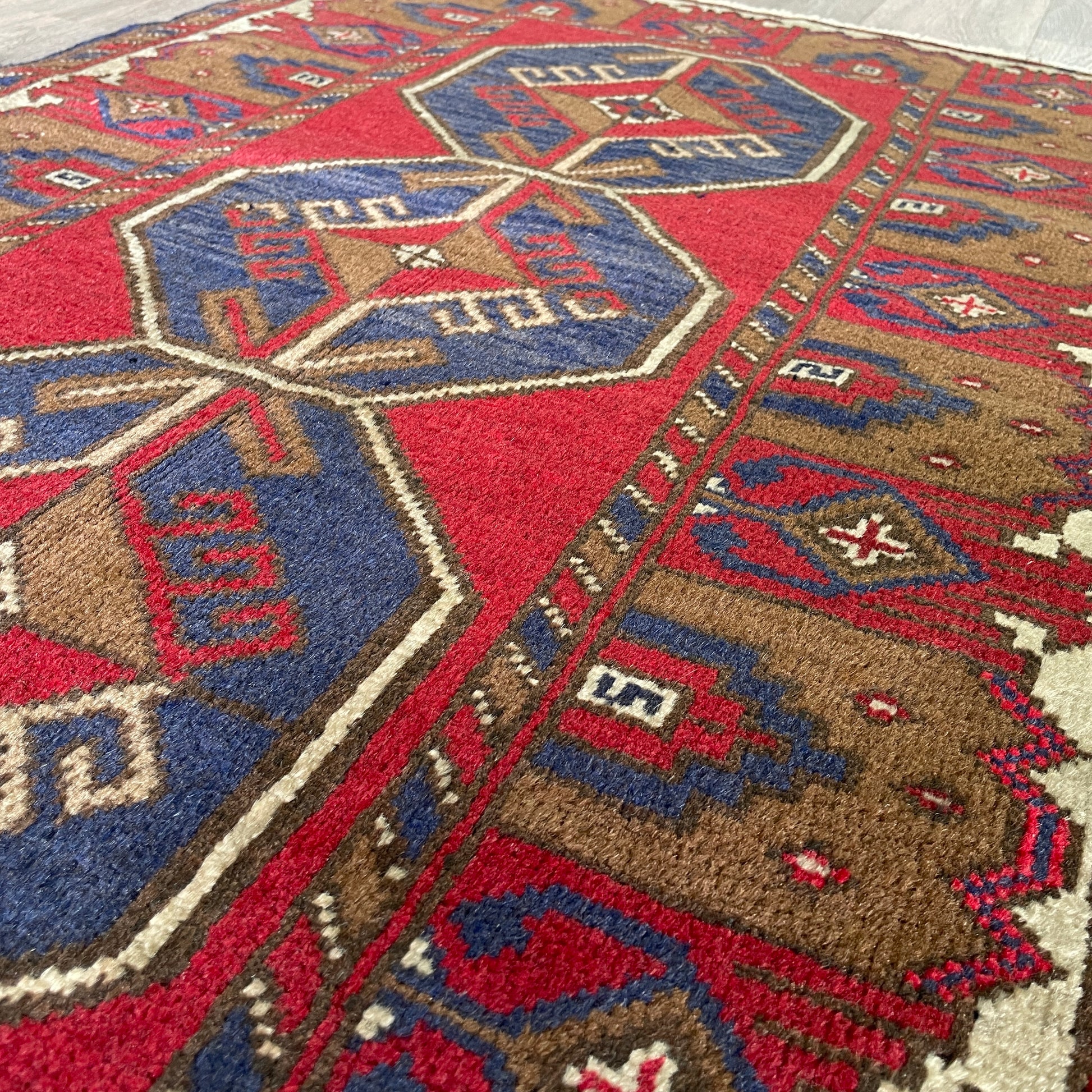 137 x 84 cm | Afghan Ersari Baluch Rug (Old 1980)